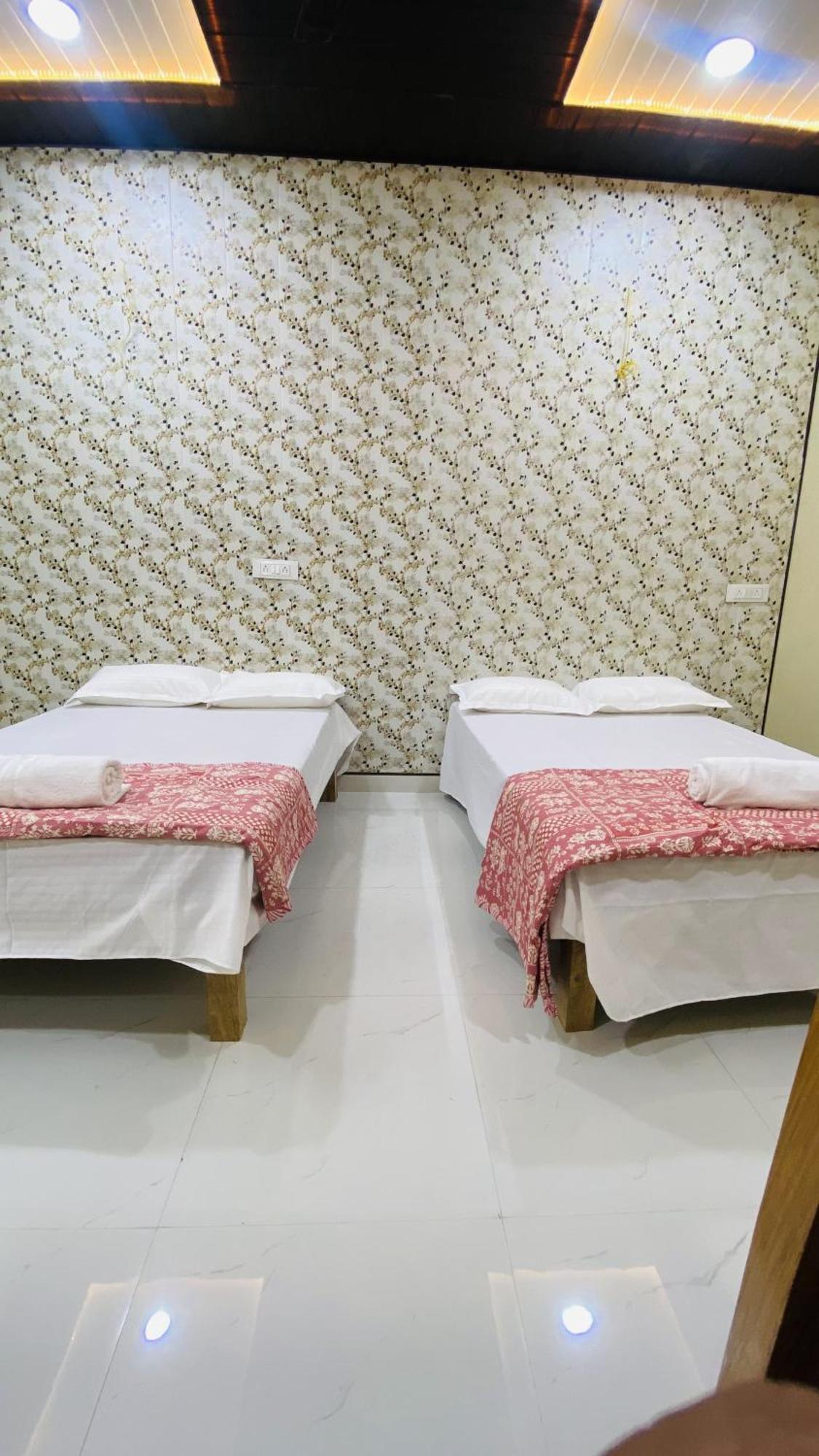 Mandir Saket Bhawan