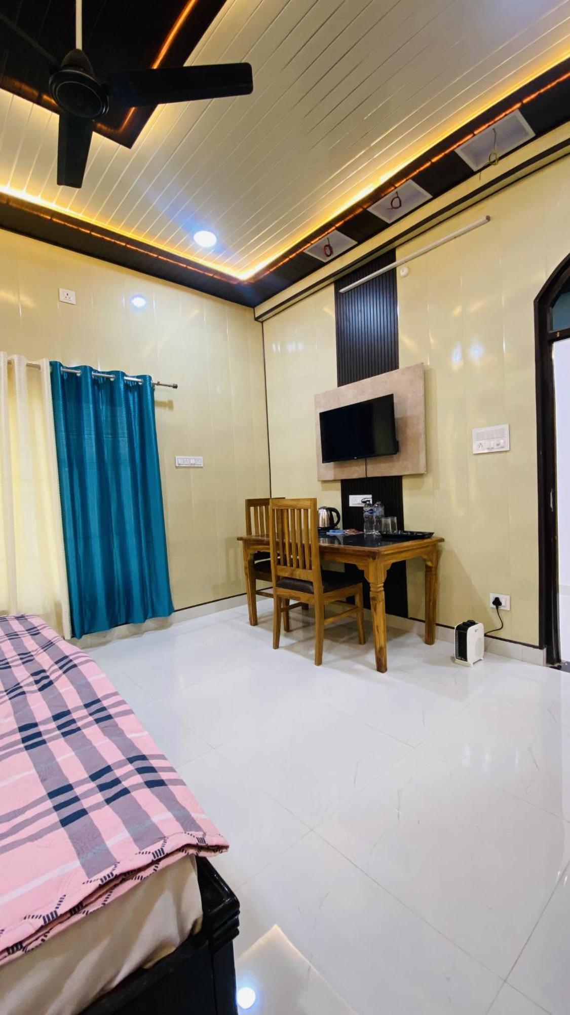 Hotel Mandir Saket Bhawan Ayodhya