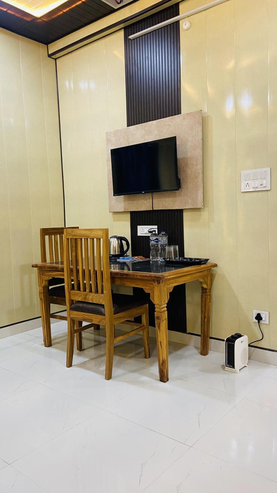 Hotel Mandir Saket Bhawan