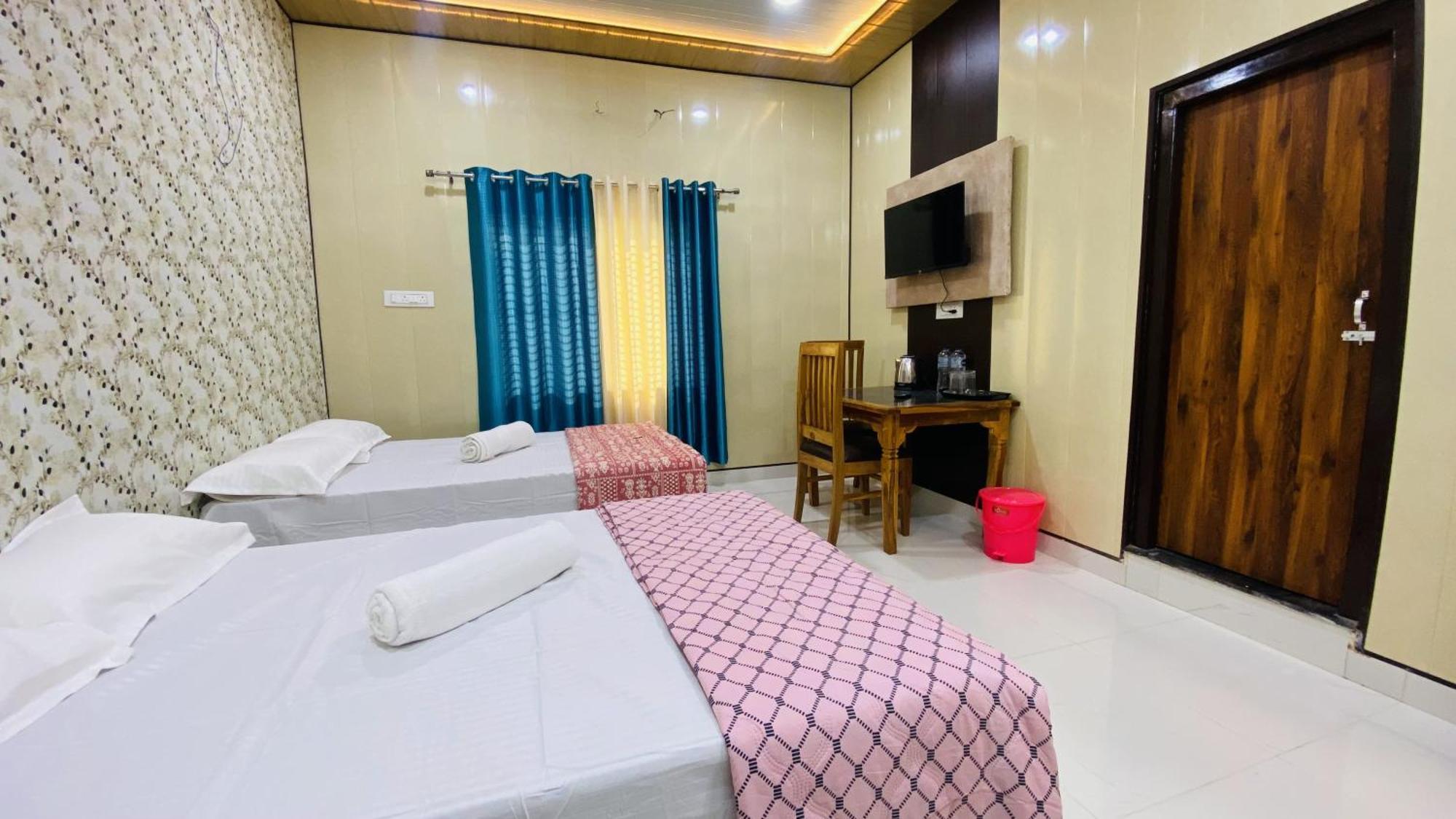 Hotel Mandir Saket Bhawan 2*