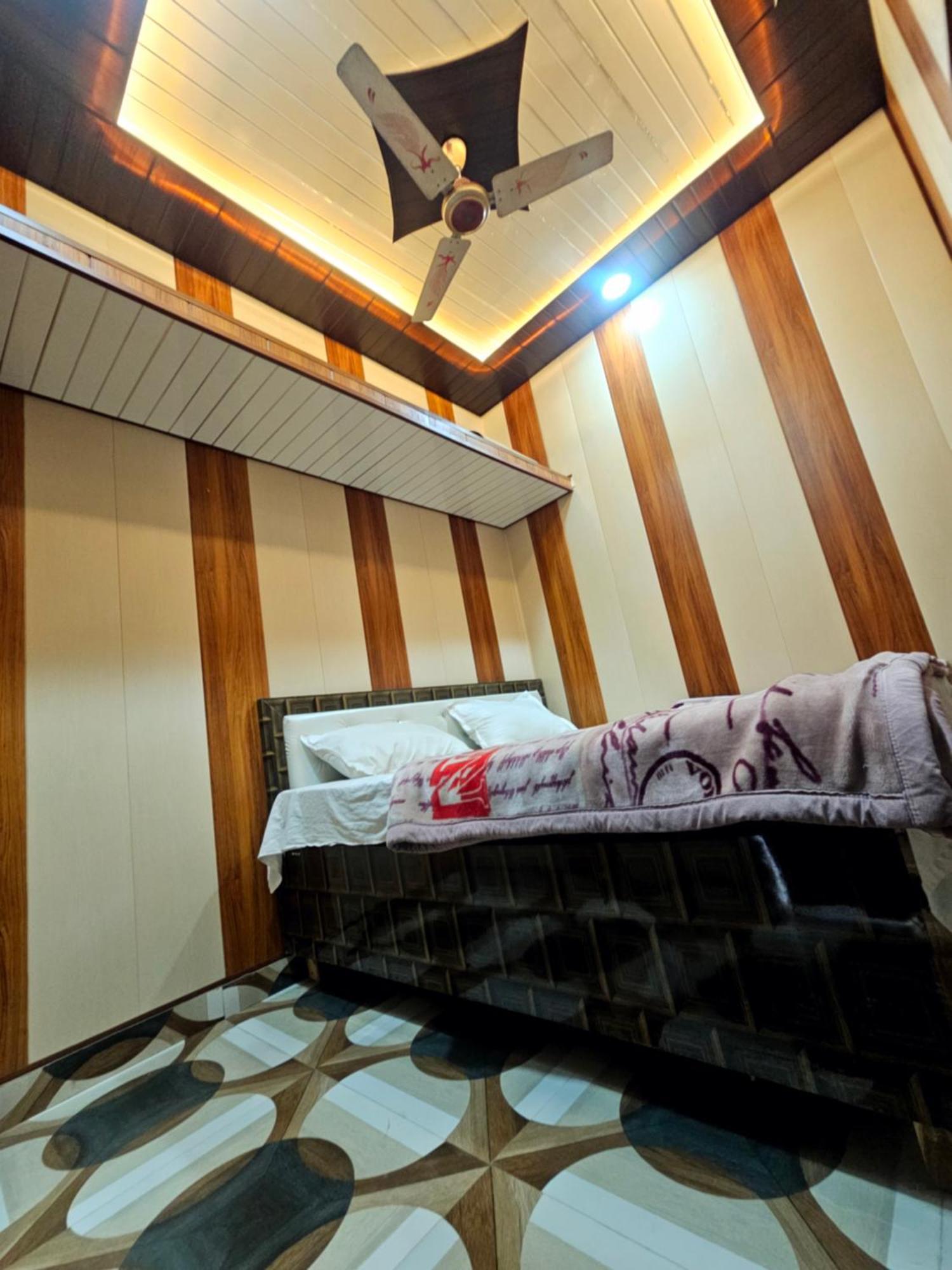 Homestay Shree Rameshwaram Palace & *