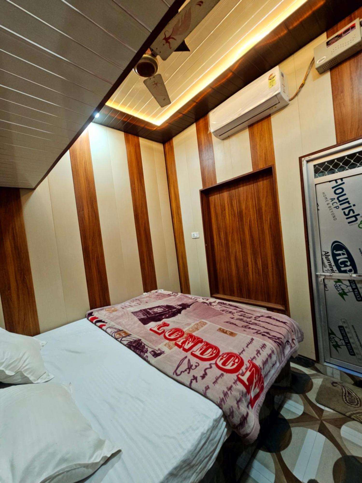 Shree Rameshwaram Palace & *
