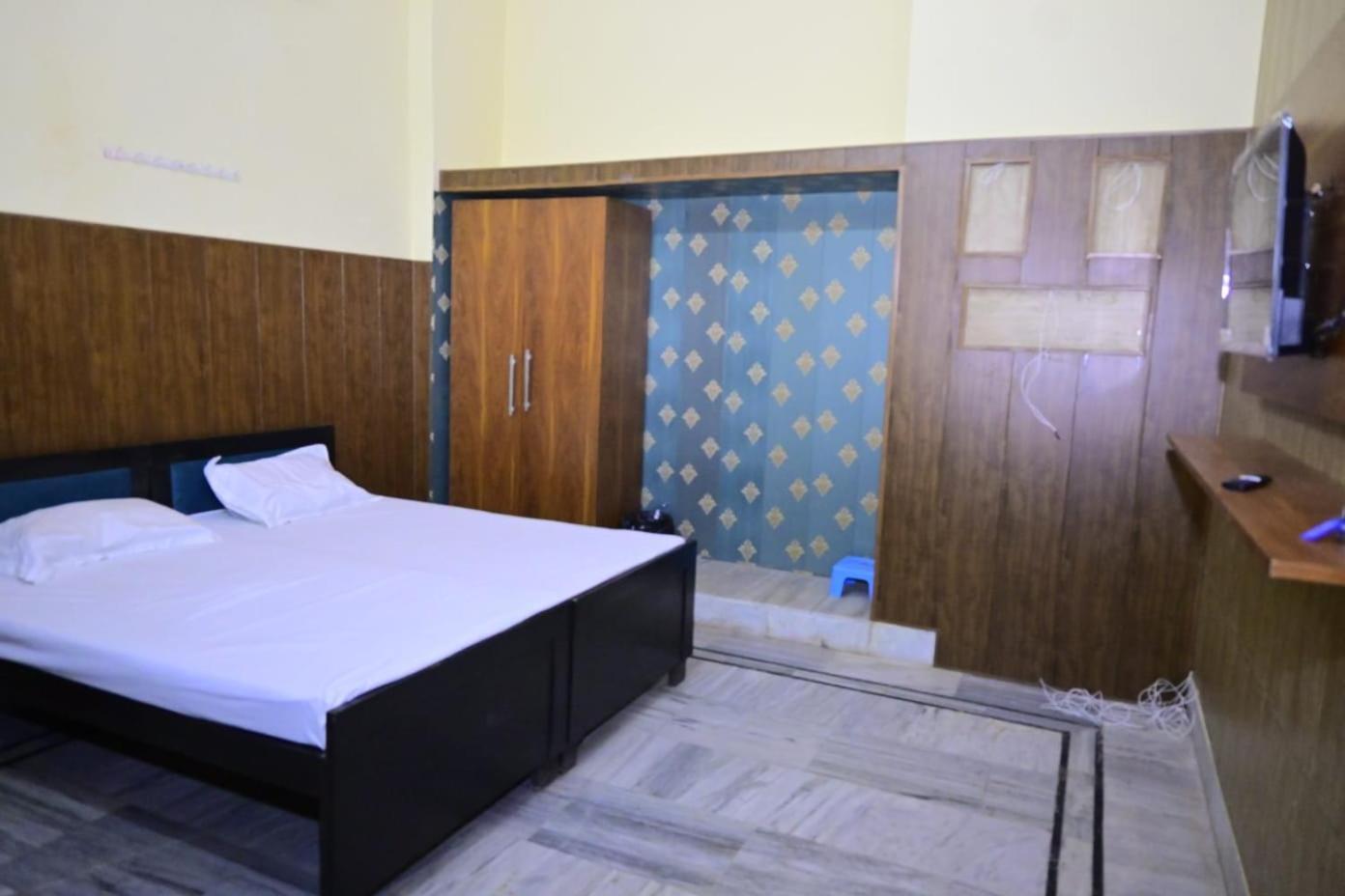 Homestay Shri Radha Krishna Bhawanam Raghunandan *