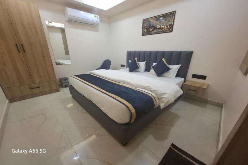 Hotel Aarambh Palace Ayodhya