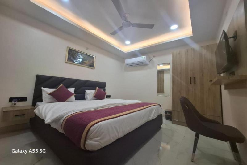 Hotel Aarambh Palace Ayodhya