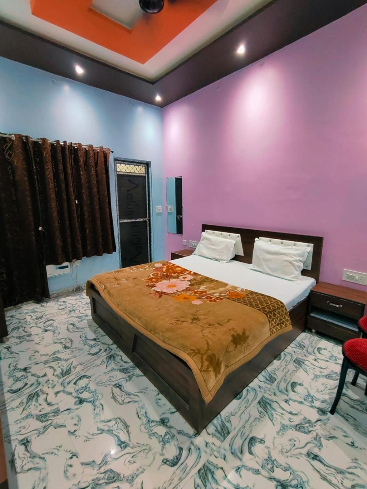 Kaka Guest house