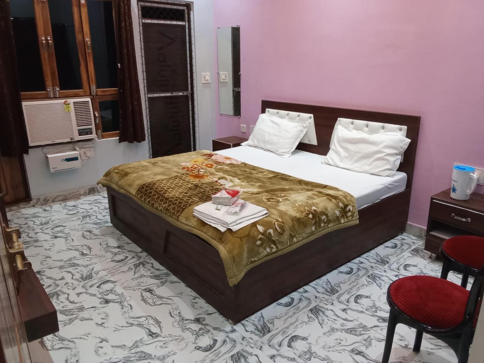 Kaka Guest house Ayodhya
