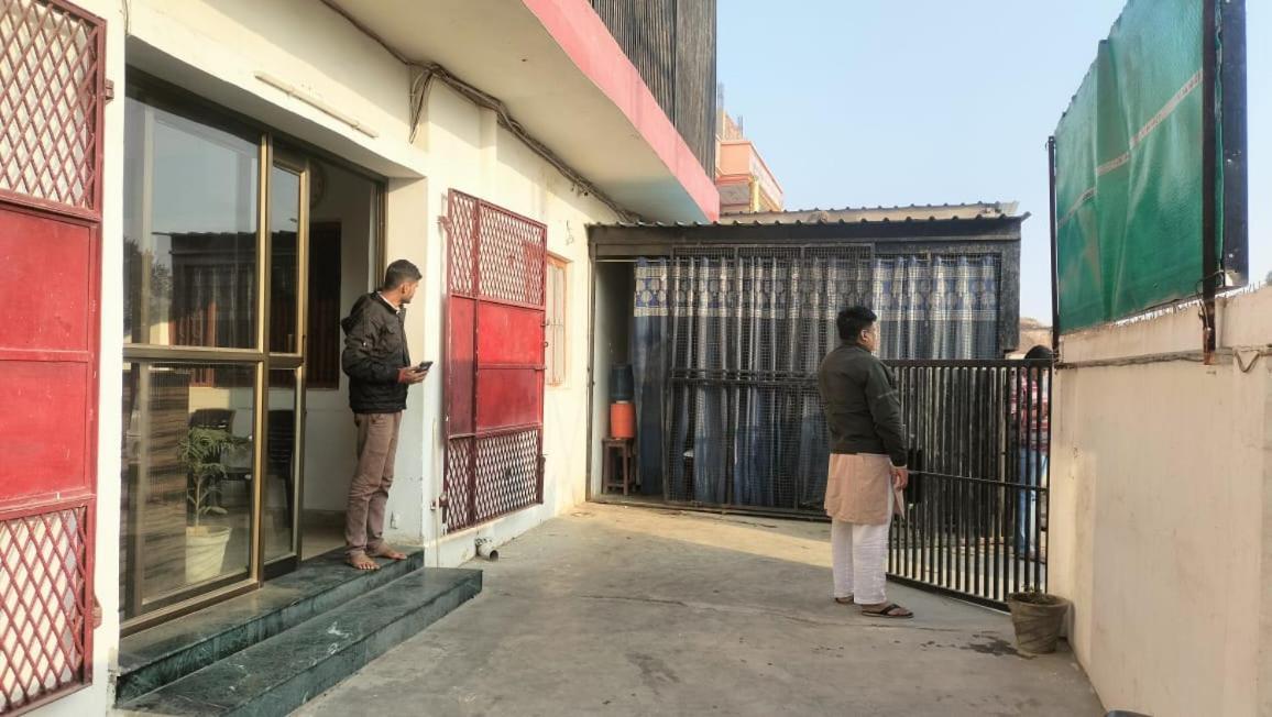 Premshi * Ayodhya