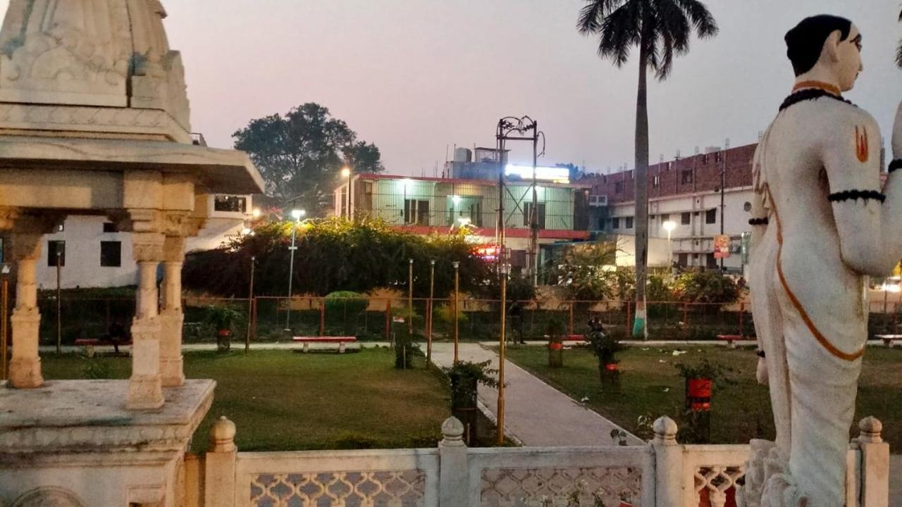 Premshi Guest house *