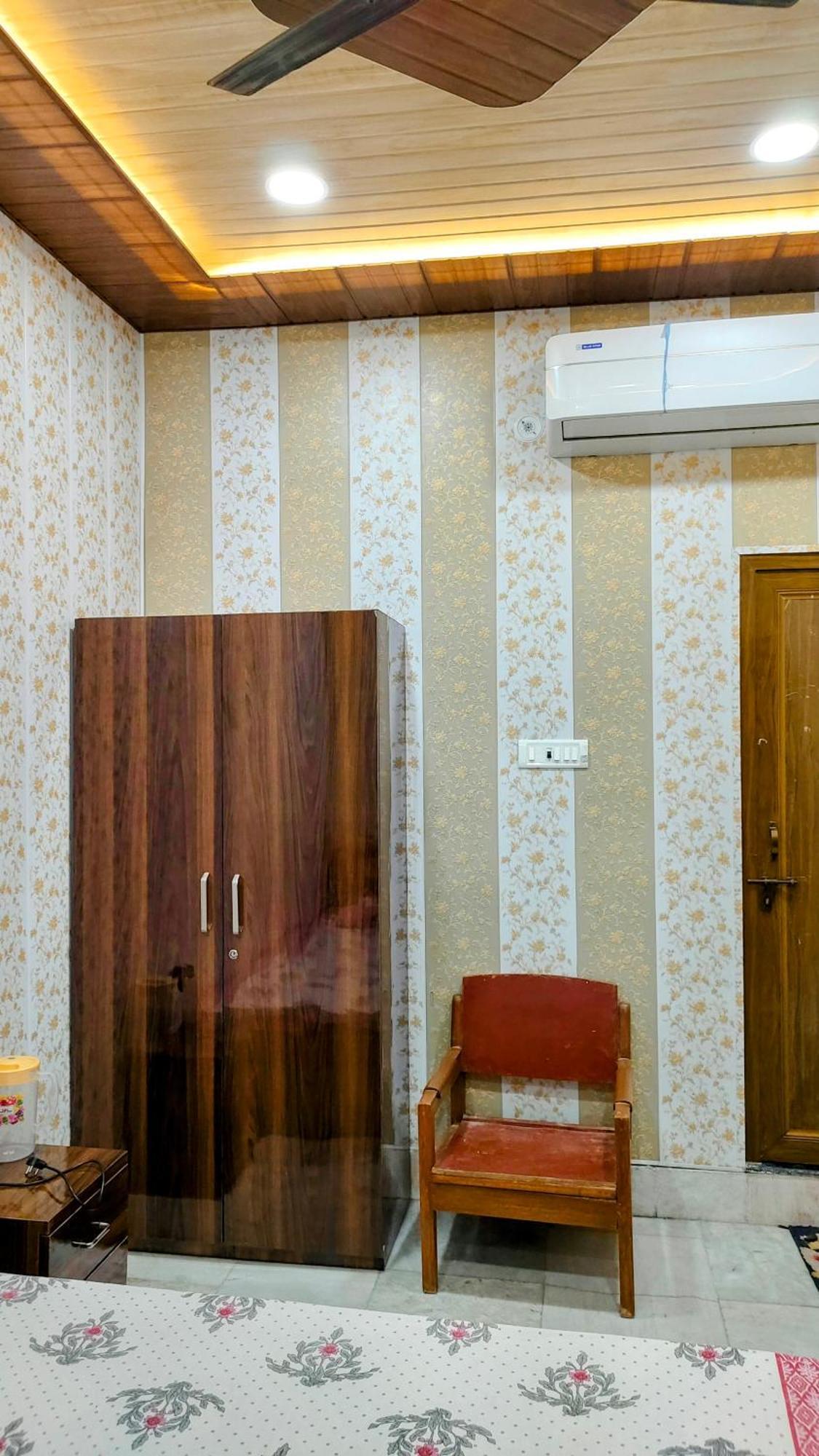 Homestay Raju 150 Meters From Shree Ram Janmbhoomi Temple 200 Meters From Dham Railway Station