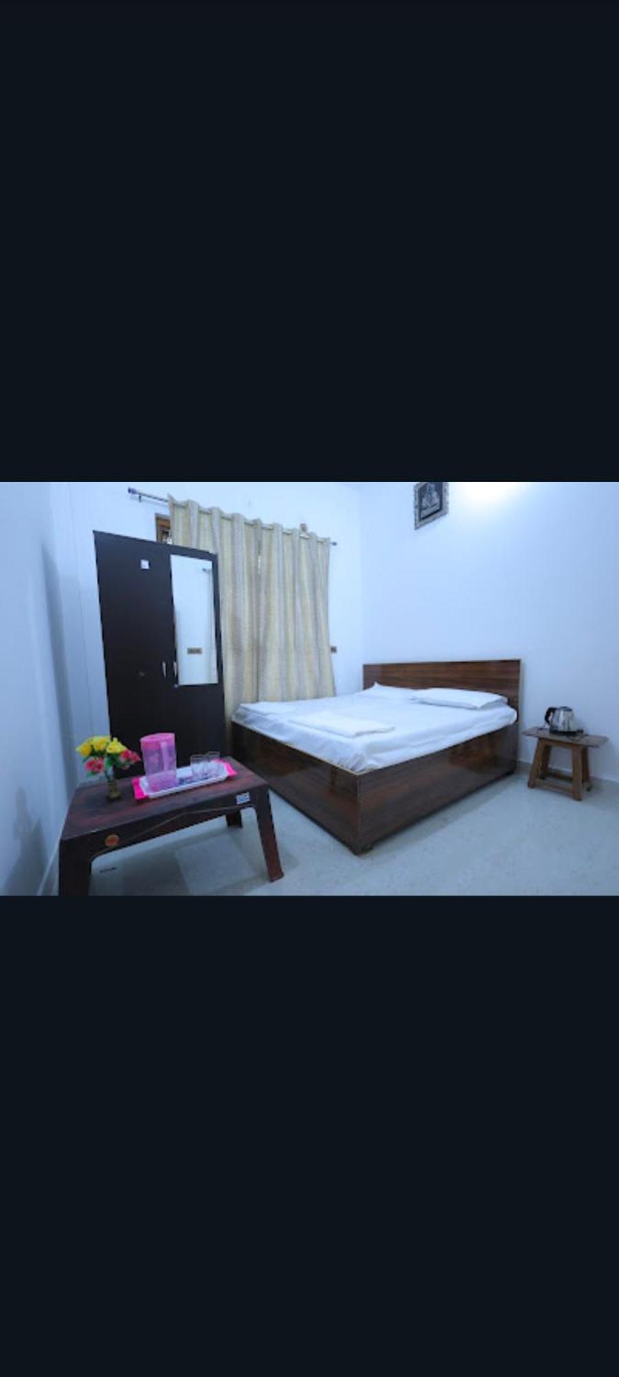 Shivangan Homestay *