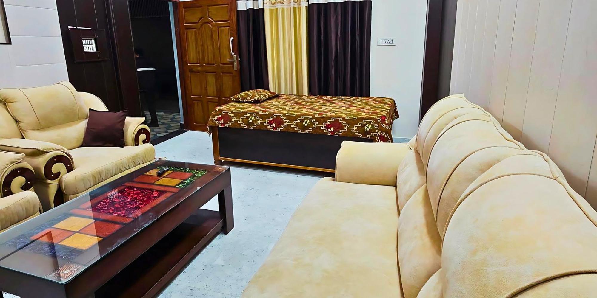 Guest house Siddhi Palace, Near Ram Mandir