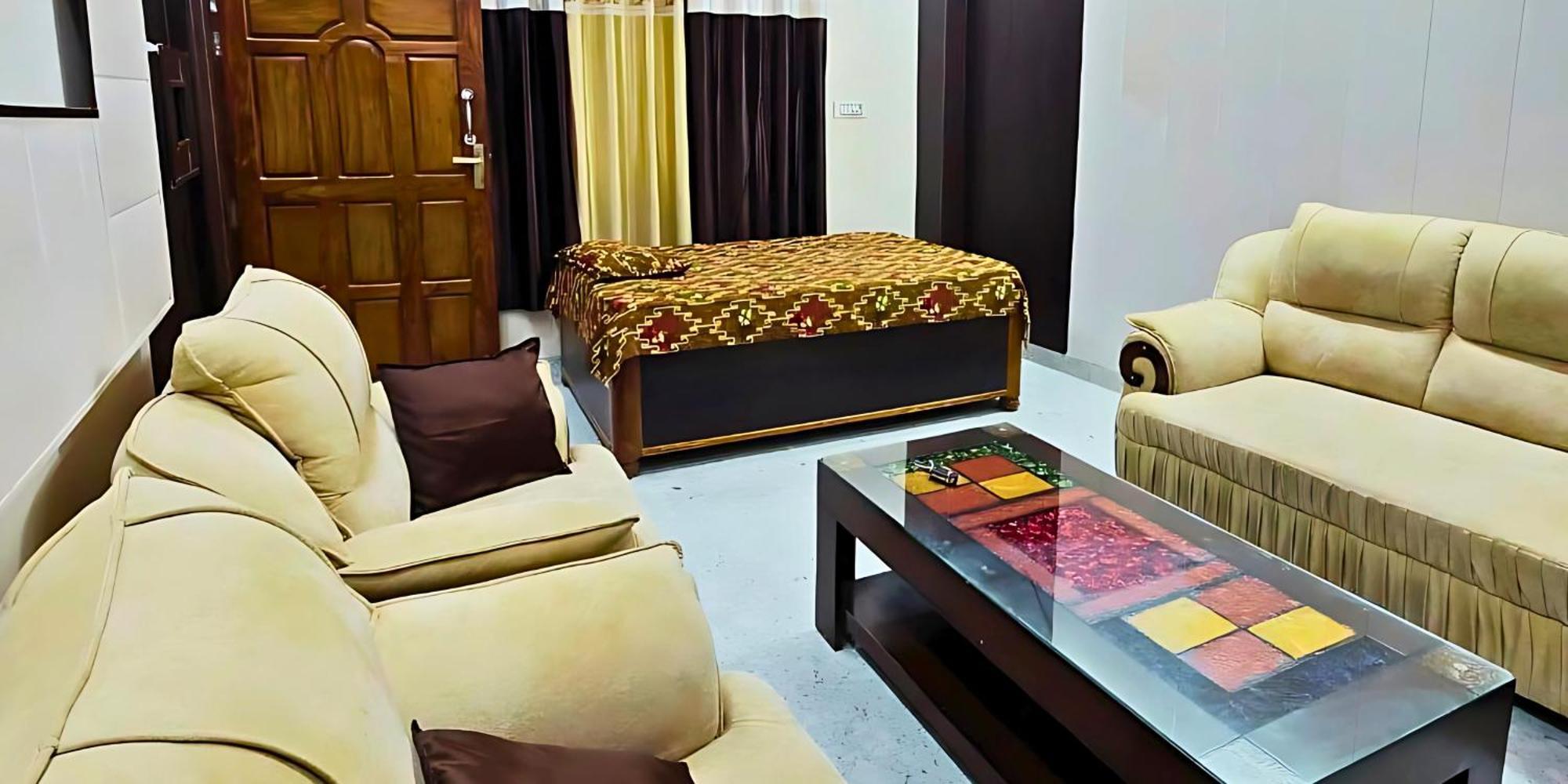 Guest house Siddhi Palace, Near Ram Mandir *