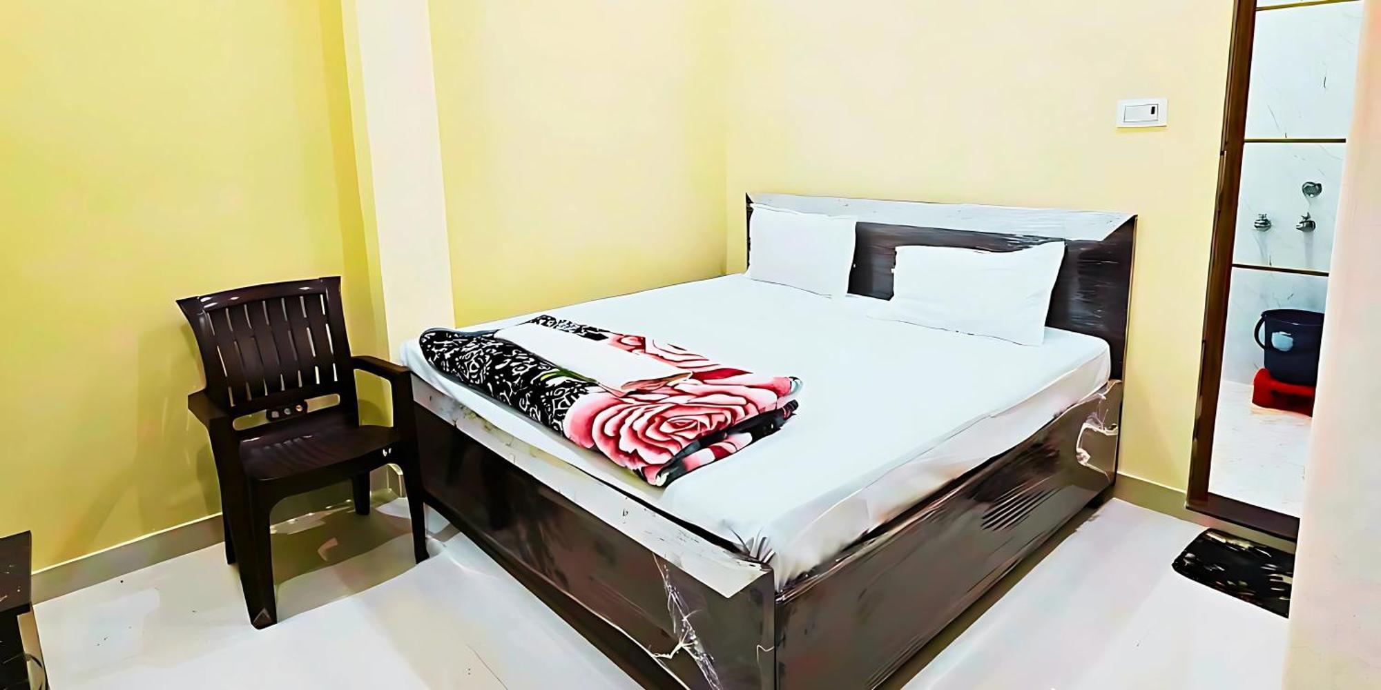Siddhi Palace, Near Ram Mandir Guest house *