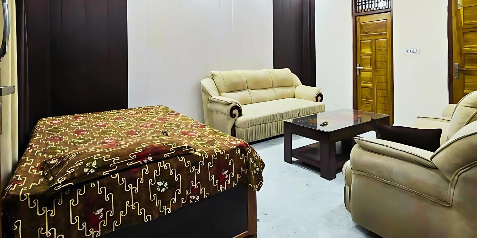 Siddhi Palace, Near Ram Mandir Guest house Ayodhya
