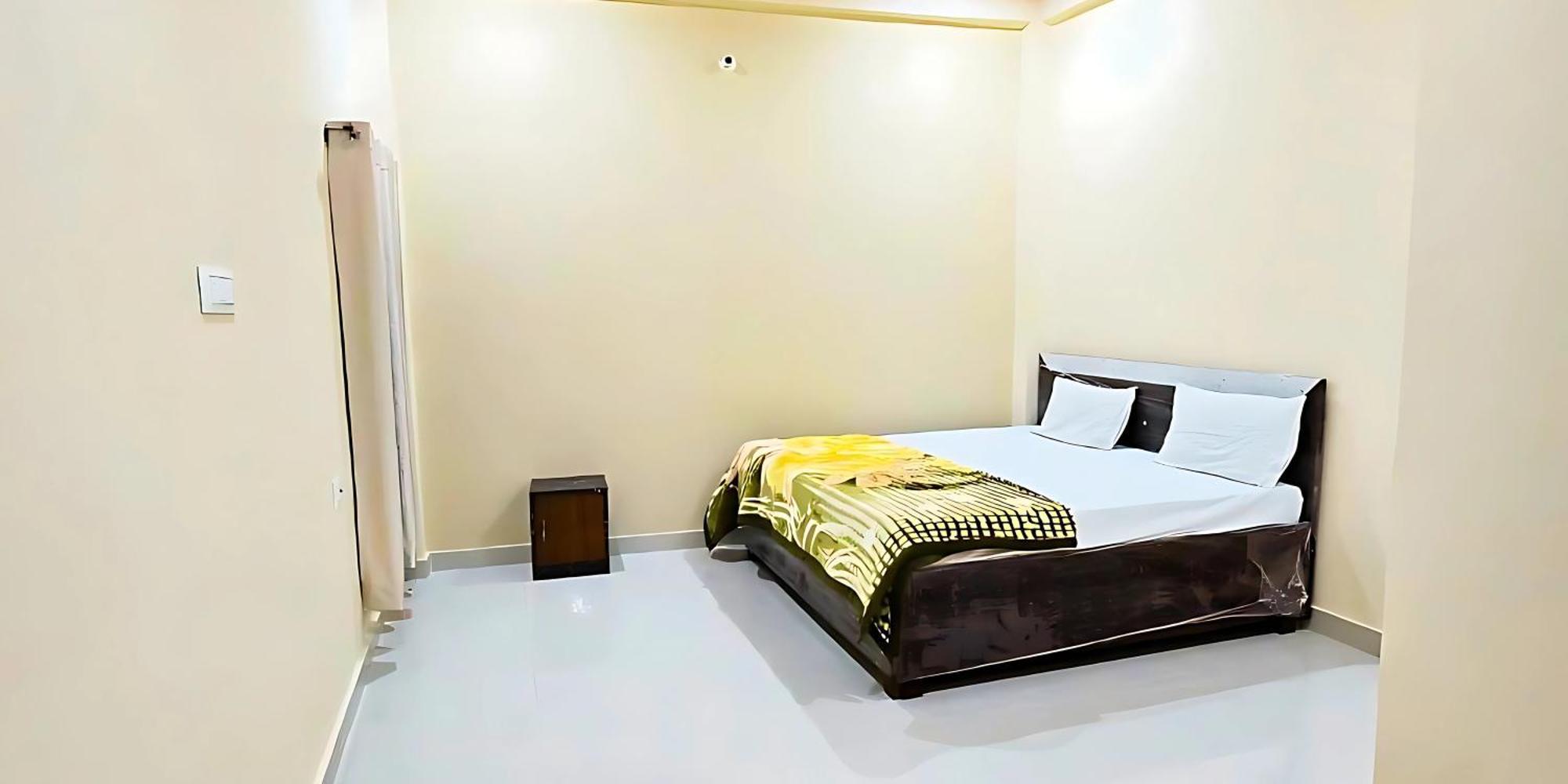 Siddhi Palace, Near Ram Mandir *