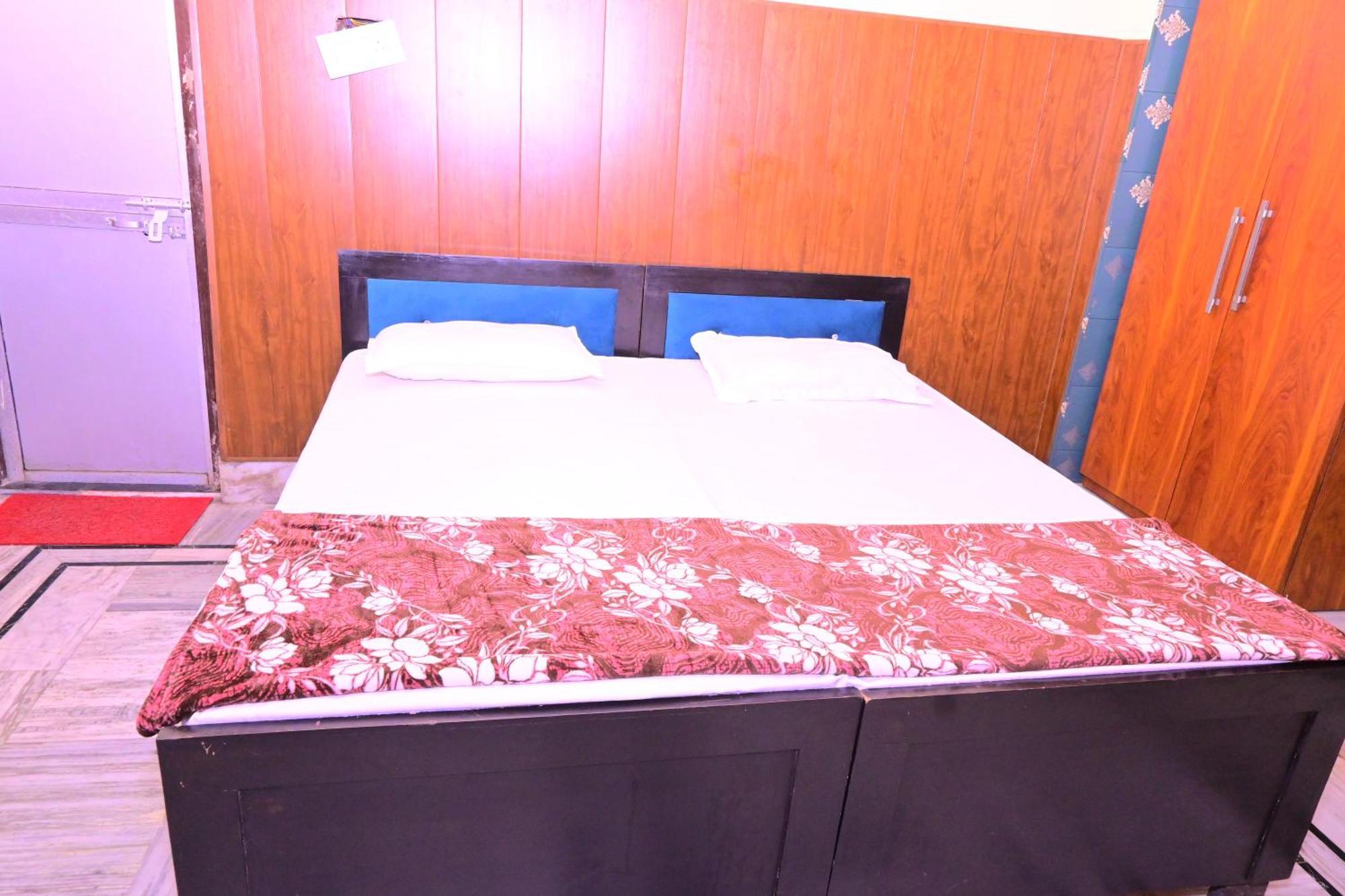 Shri Radha Krishna Bhawanam Raghunandan Homestay *