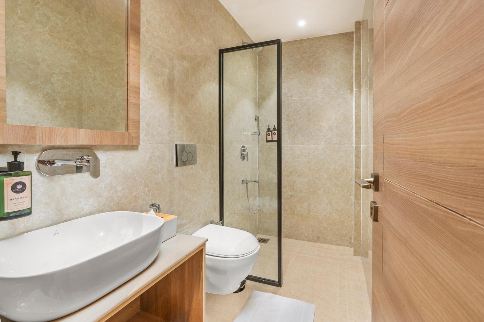 Country - Opposite Airport 4*