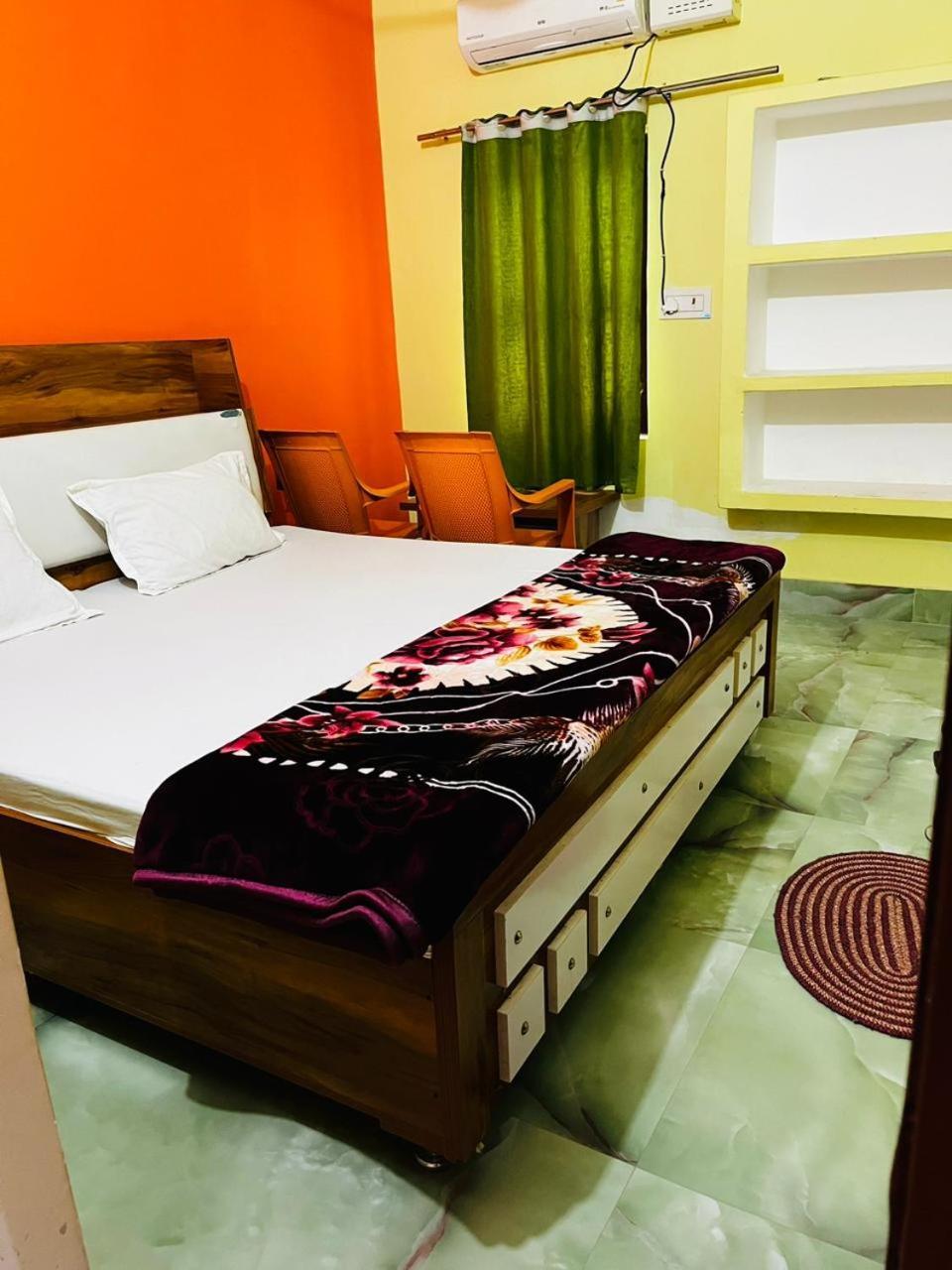 Rathore Guest house *