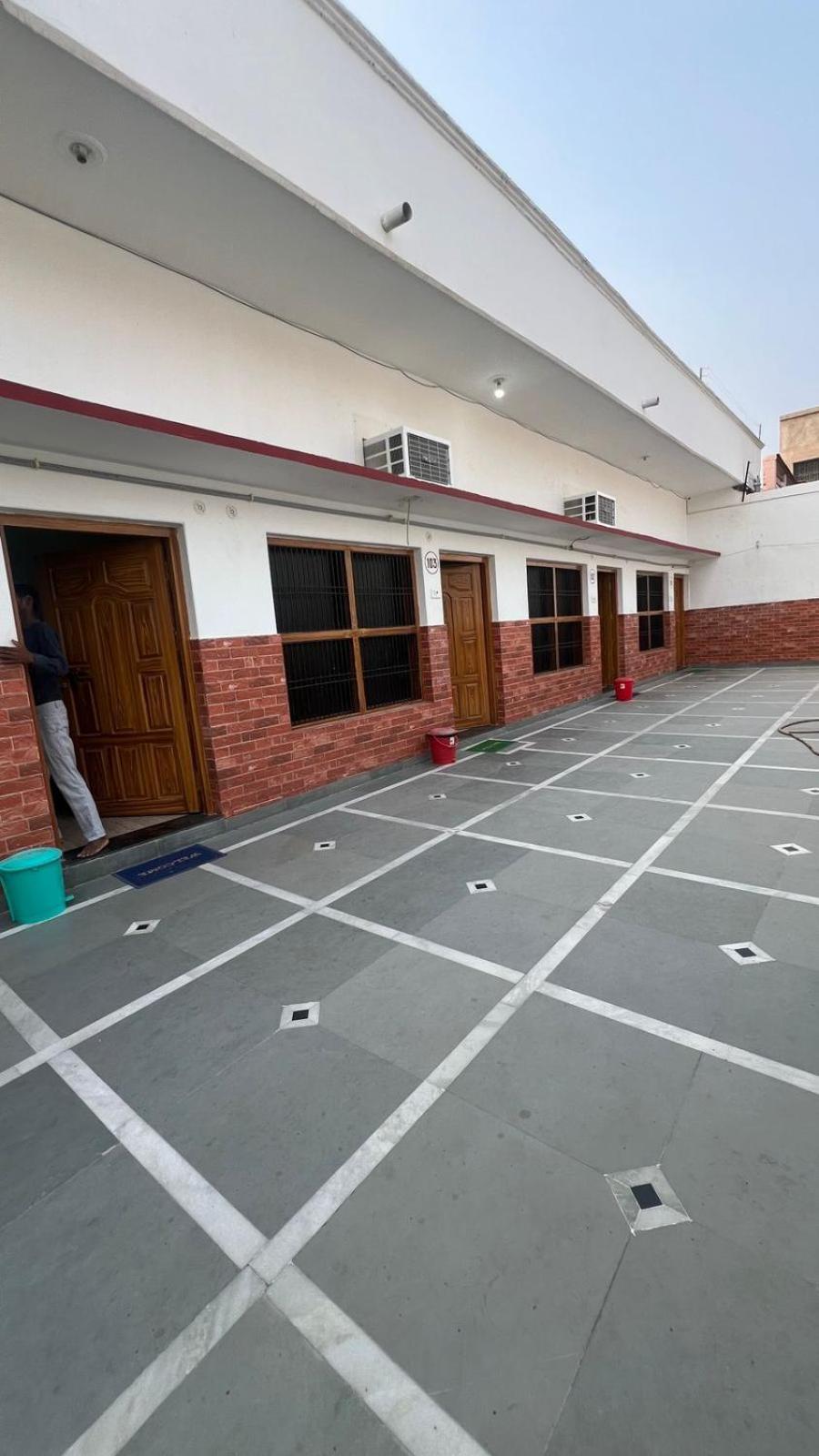 Hotel Vijay Palace Ayodhya