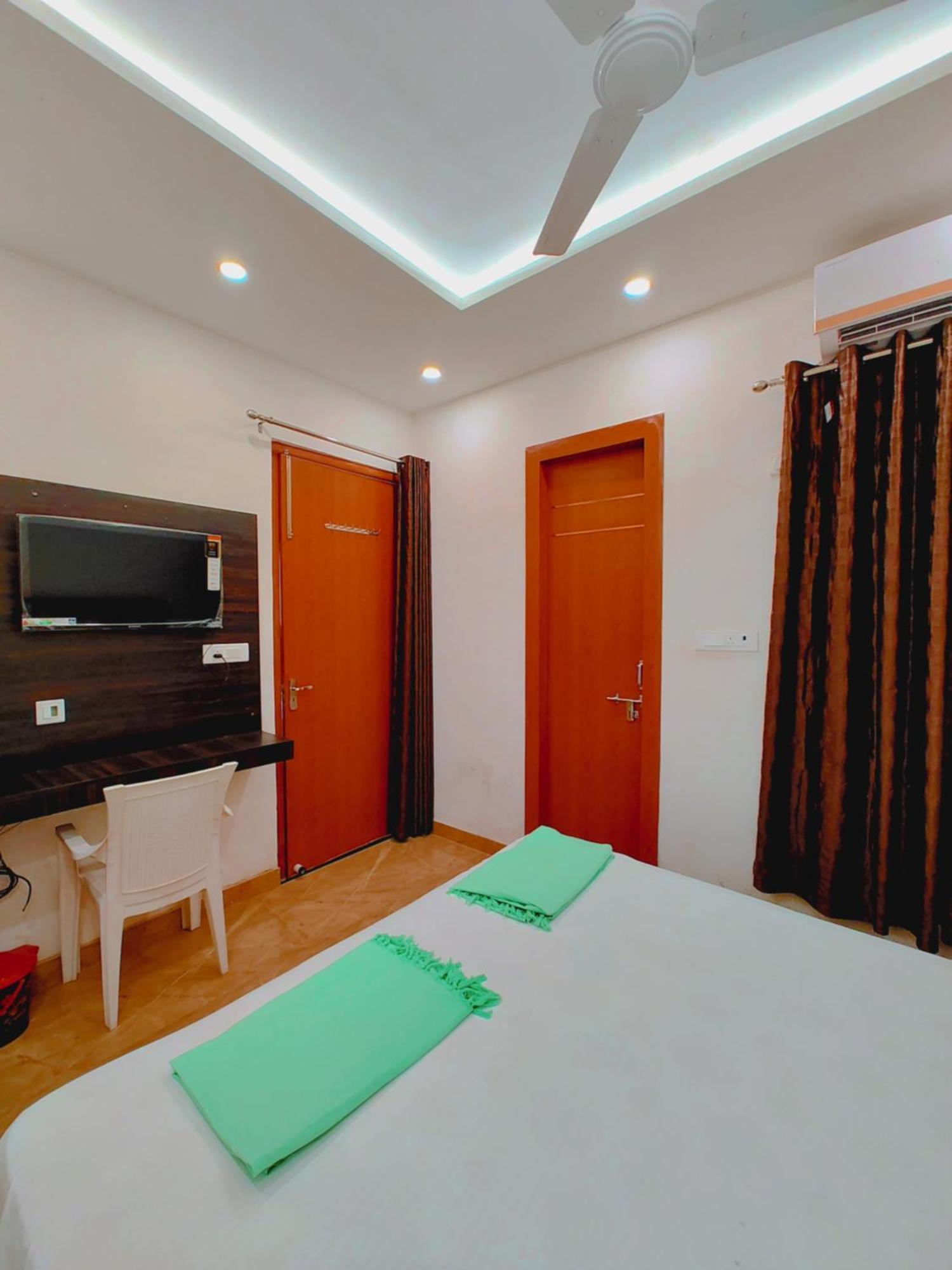 Hotel Shivam 10 Mint Walking From Ram Janam Bhumi Ayodhya