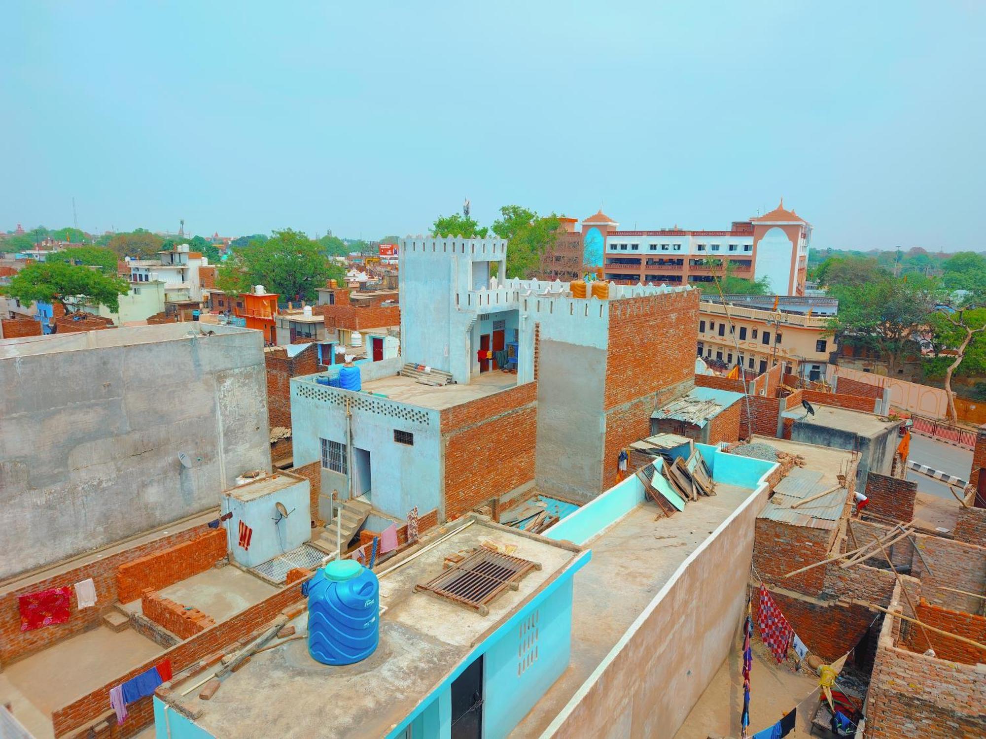 Hotel Shivam 10 Mint Walking From Ram Janam Bhumi