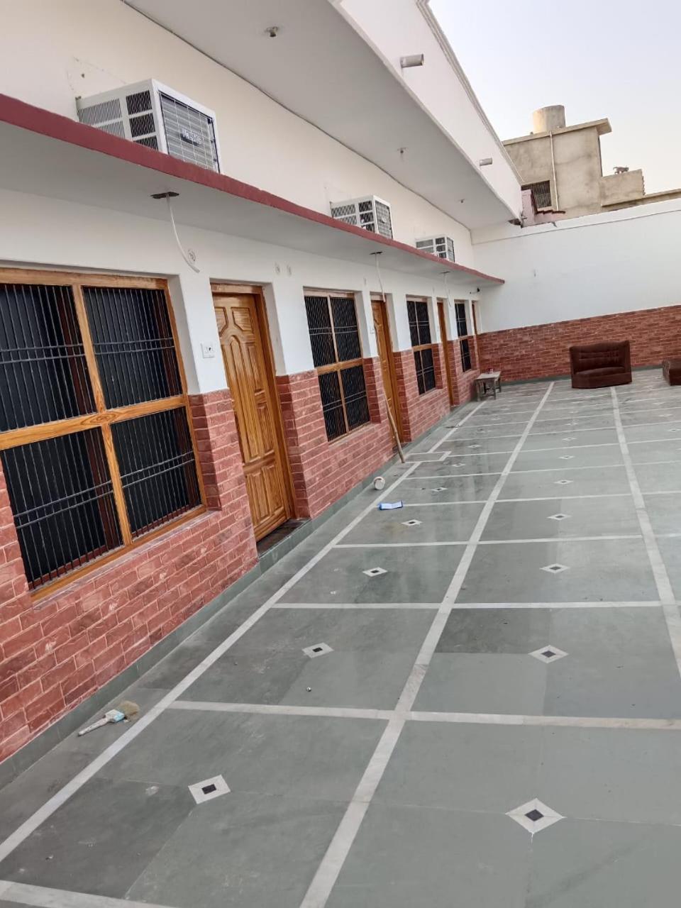 Vijay Palace 3*