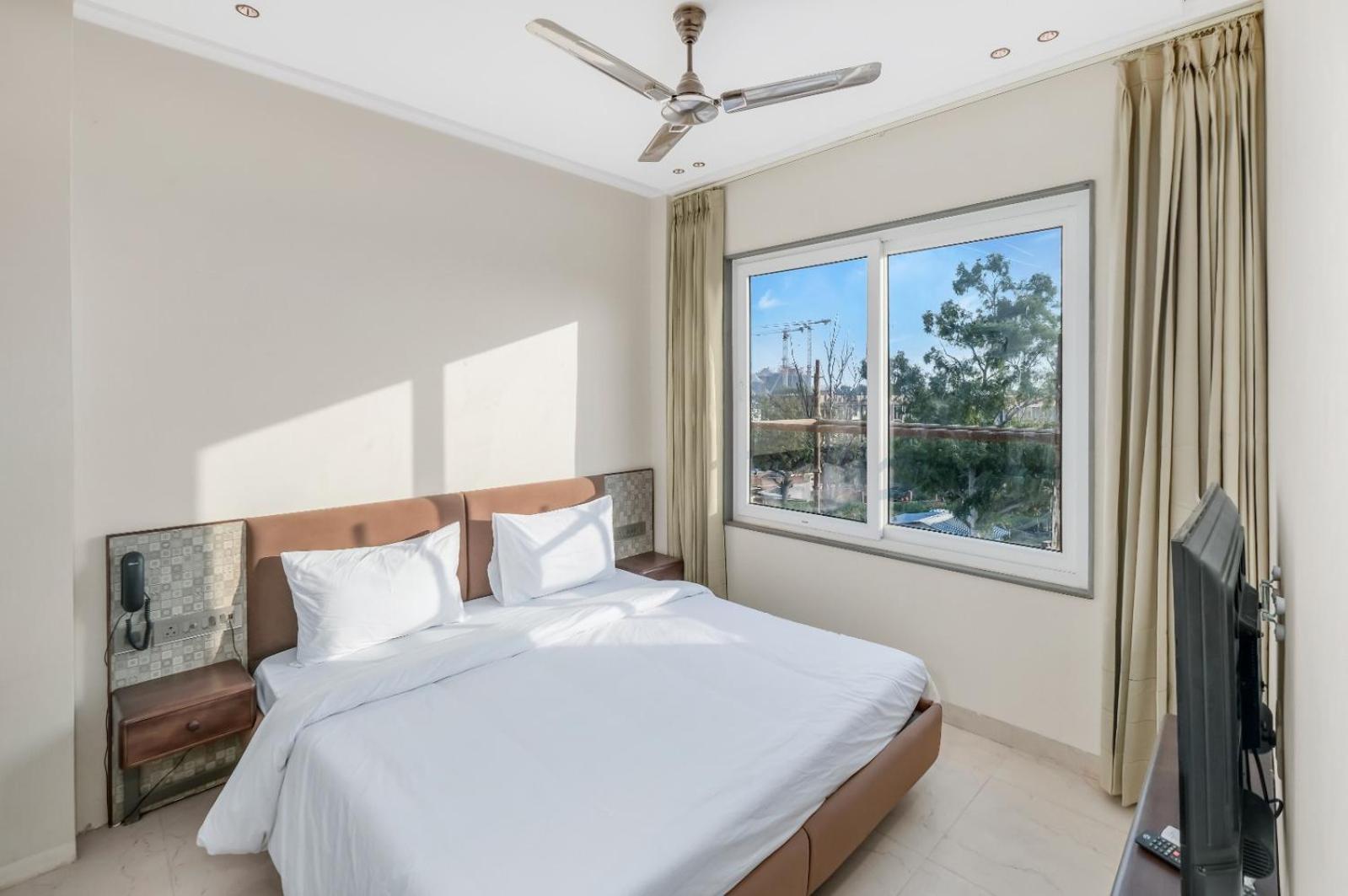 Hari Om Residency 800 Meters From Ram Mandir Hotel