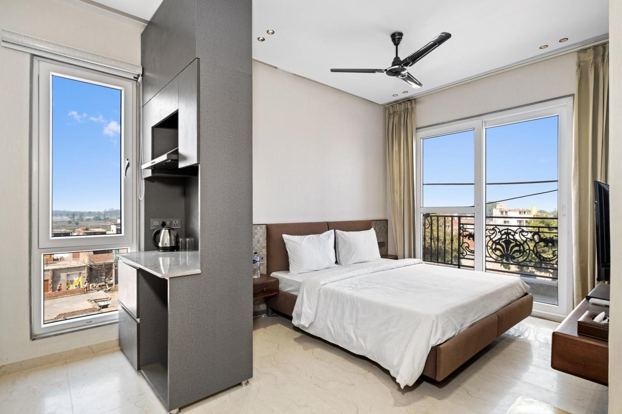 Hari Om Residency 800 Meters From Ram Mandir Hotel *