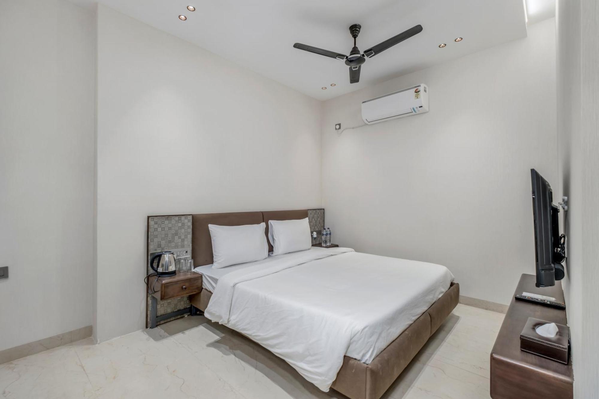 Hari Om Residency 800 Meters From Ram Mandir Hotel *