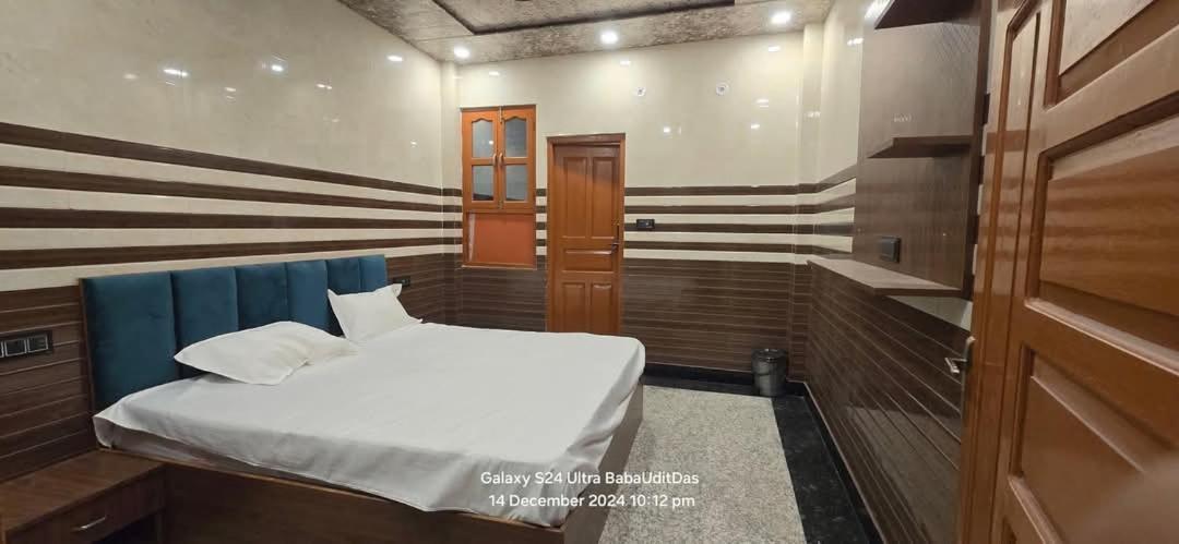 Vasudev Sadan Guest house Ayodhya