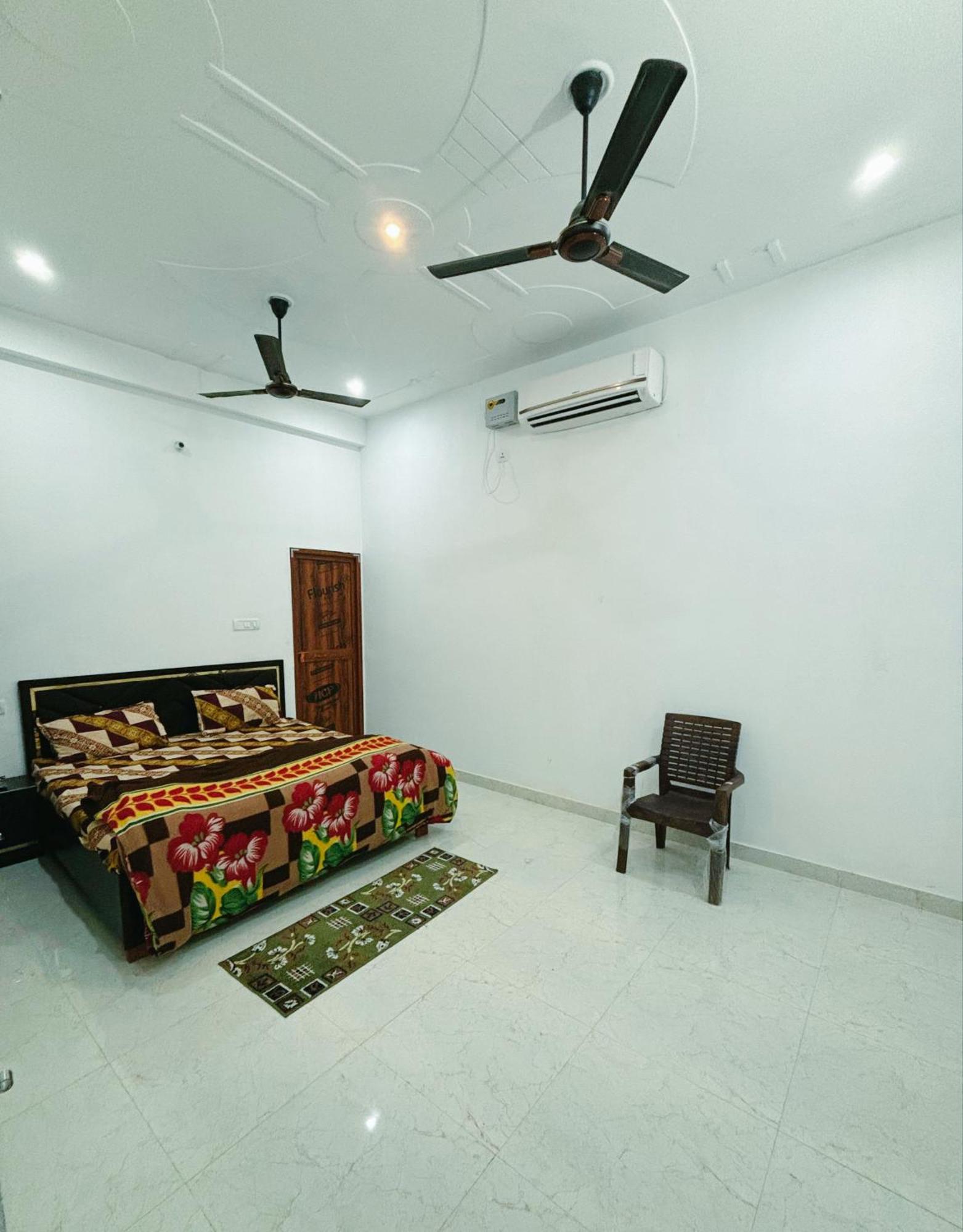 Shri Ram Sharnam Palace Homestay *