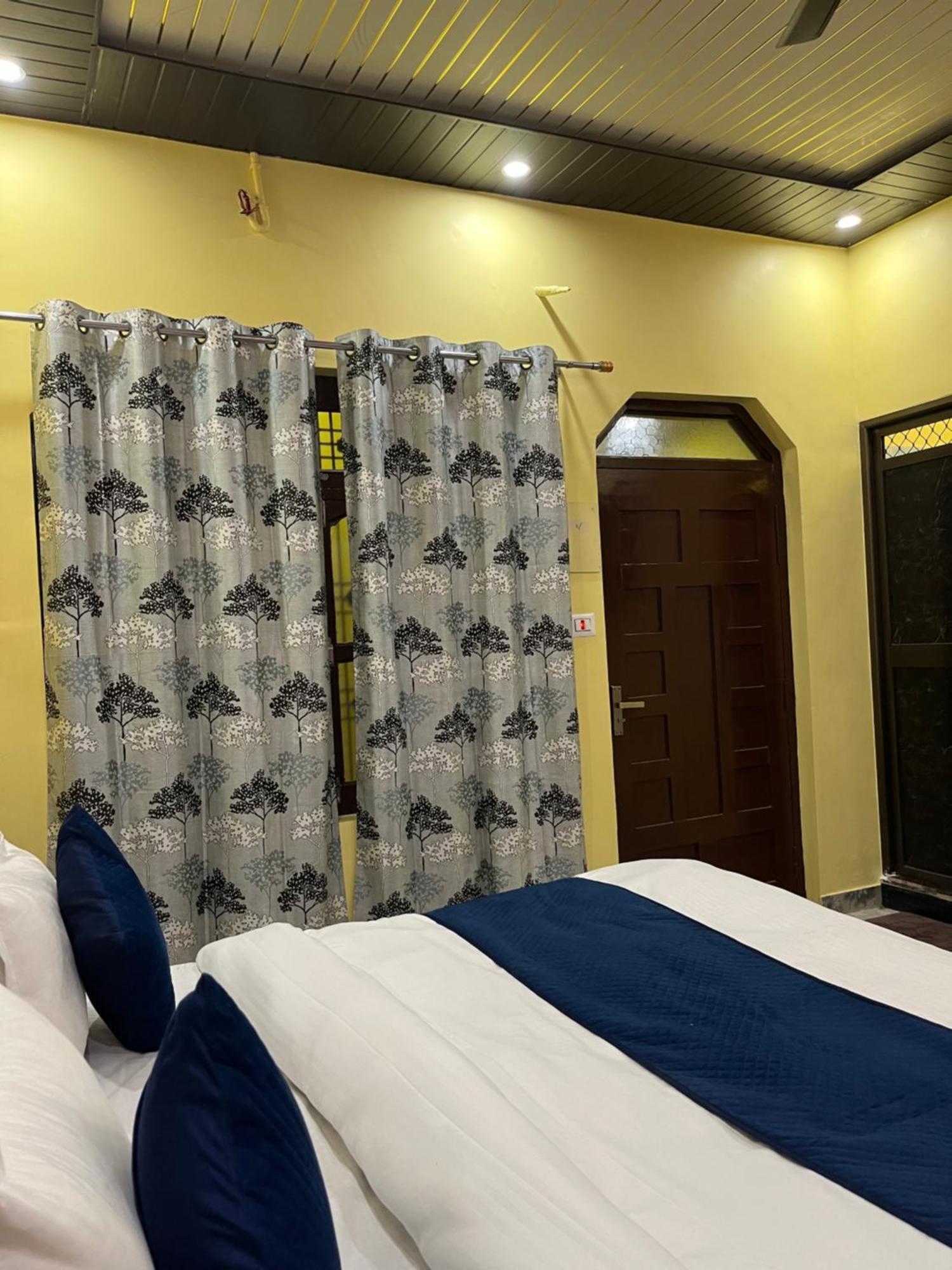 Arya Kulam Palace Hotel