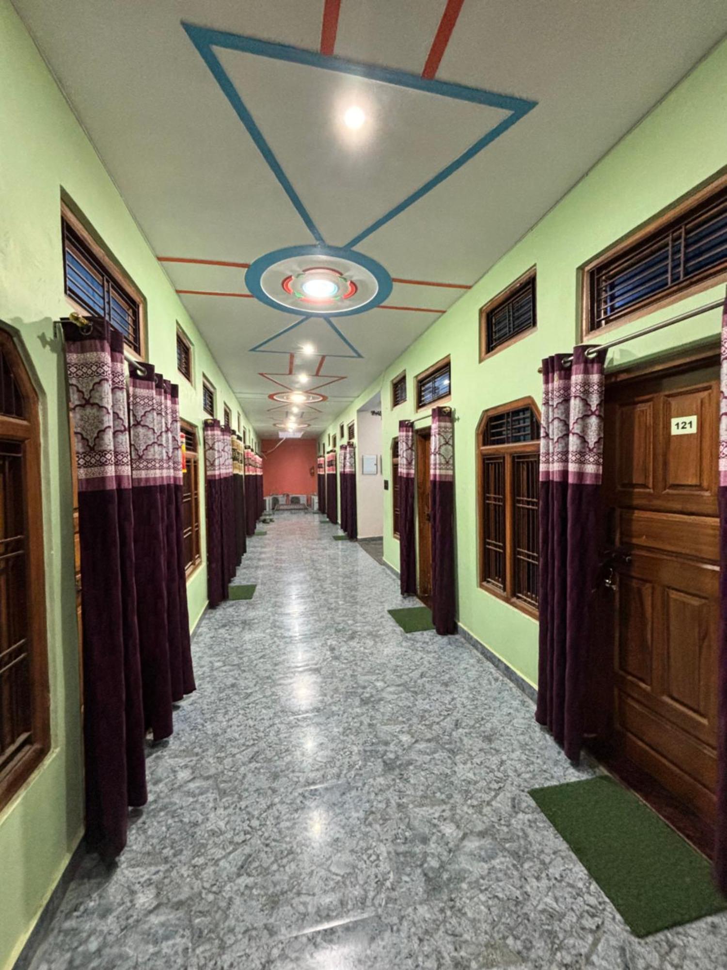 Chandrika Palace Near Dham Railway Station