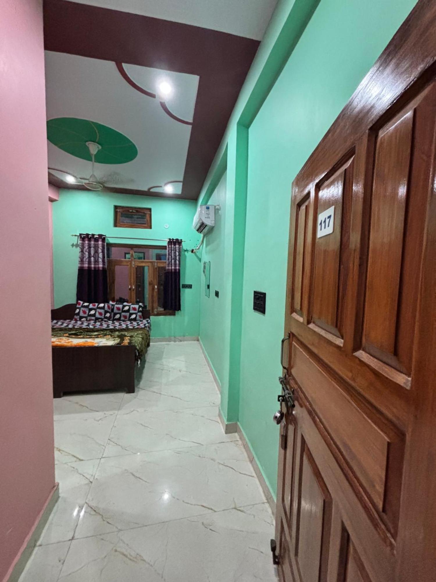Chandrika Palace Near Dham Railway Station Guest house