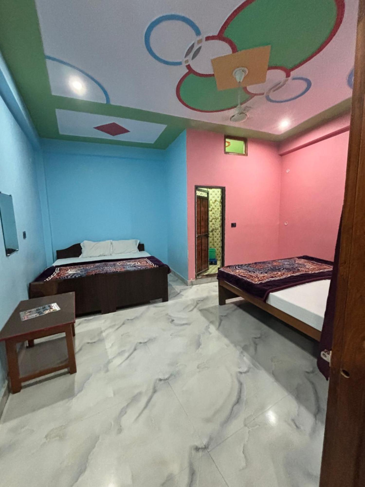 Guest house Chandrika Palace Near Dham Railway Station
