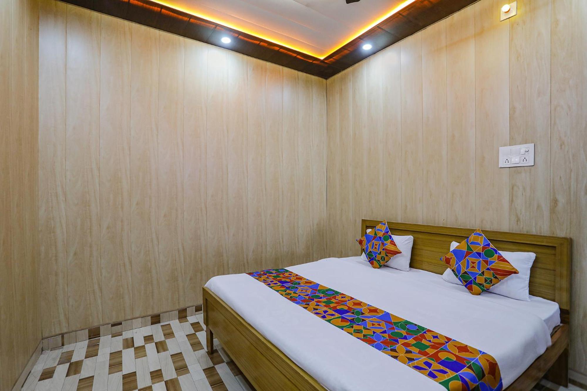 Hotel Fabexpress Shree Ram Aadhar