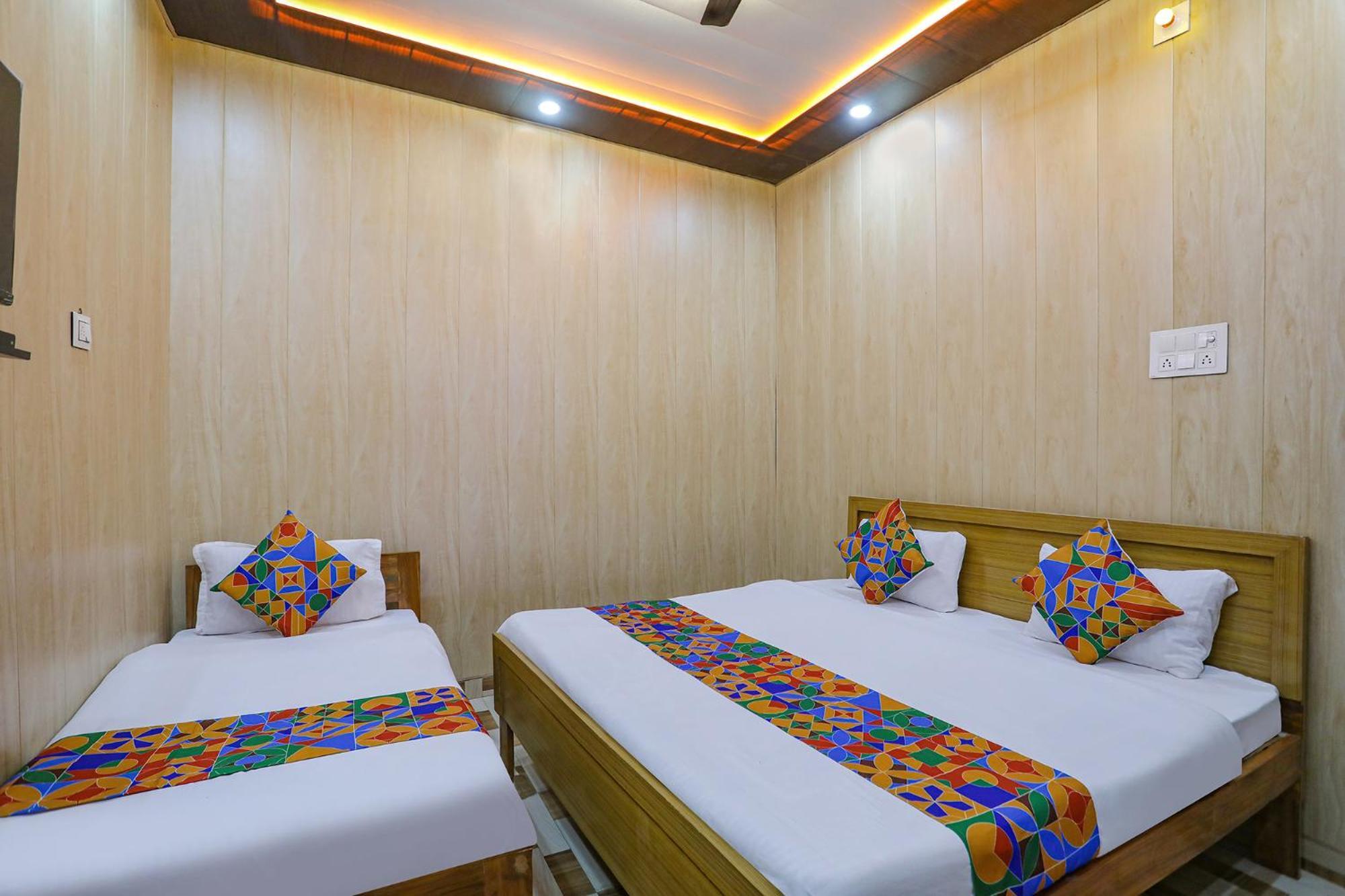 Fabexpress Shree Ram Aadhar Hotel Ayodhya