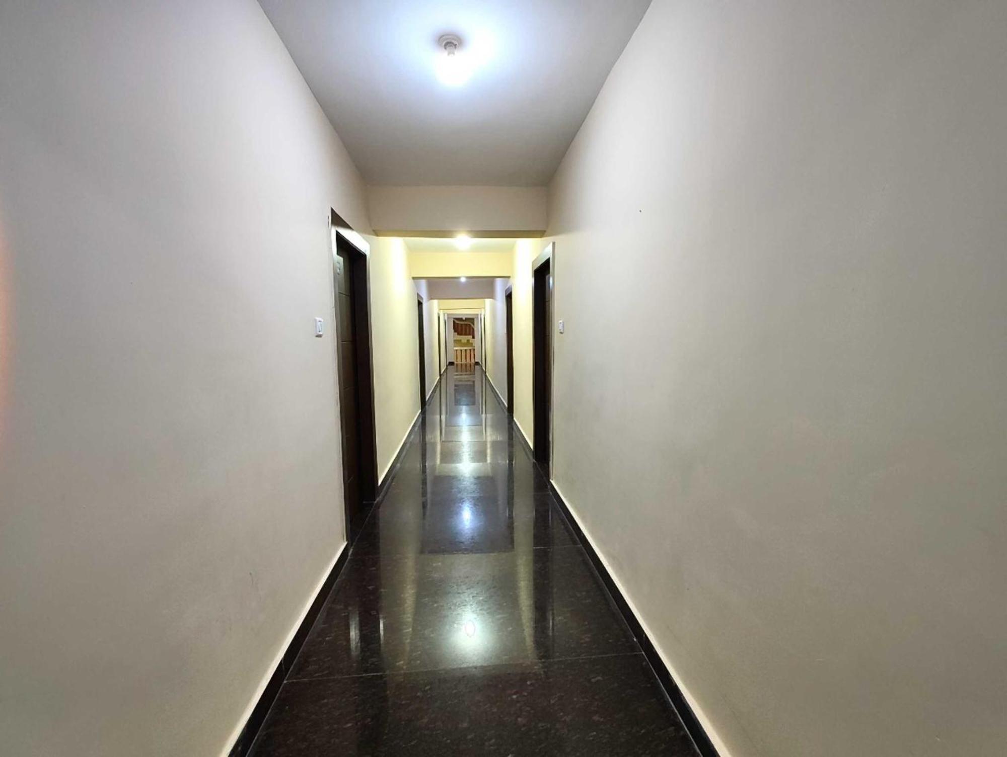 Ashoka Aashram Near Shri Ram Janmabhoomi - Prime Location With Luxury And Spacious - Book Now Homestay Ayodhya