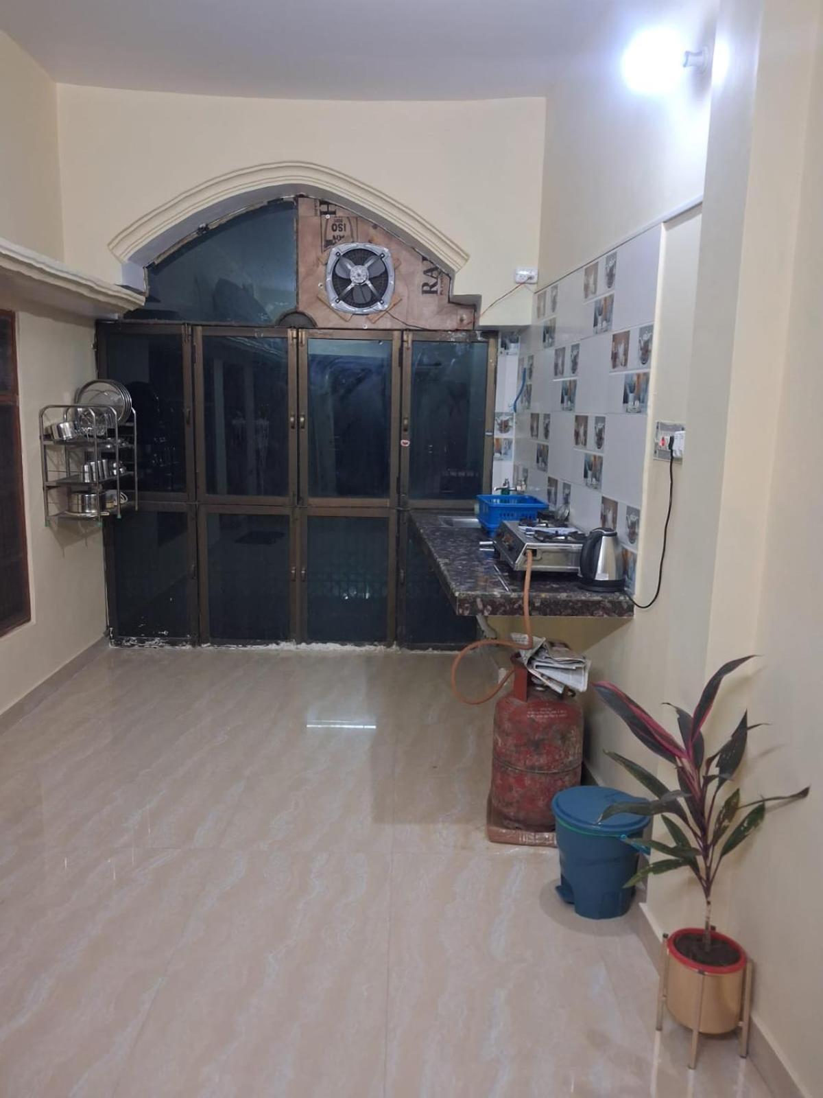 Om Guest house *