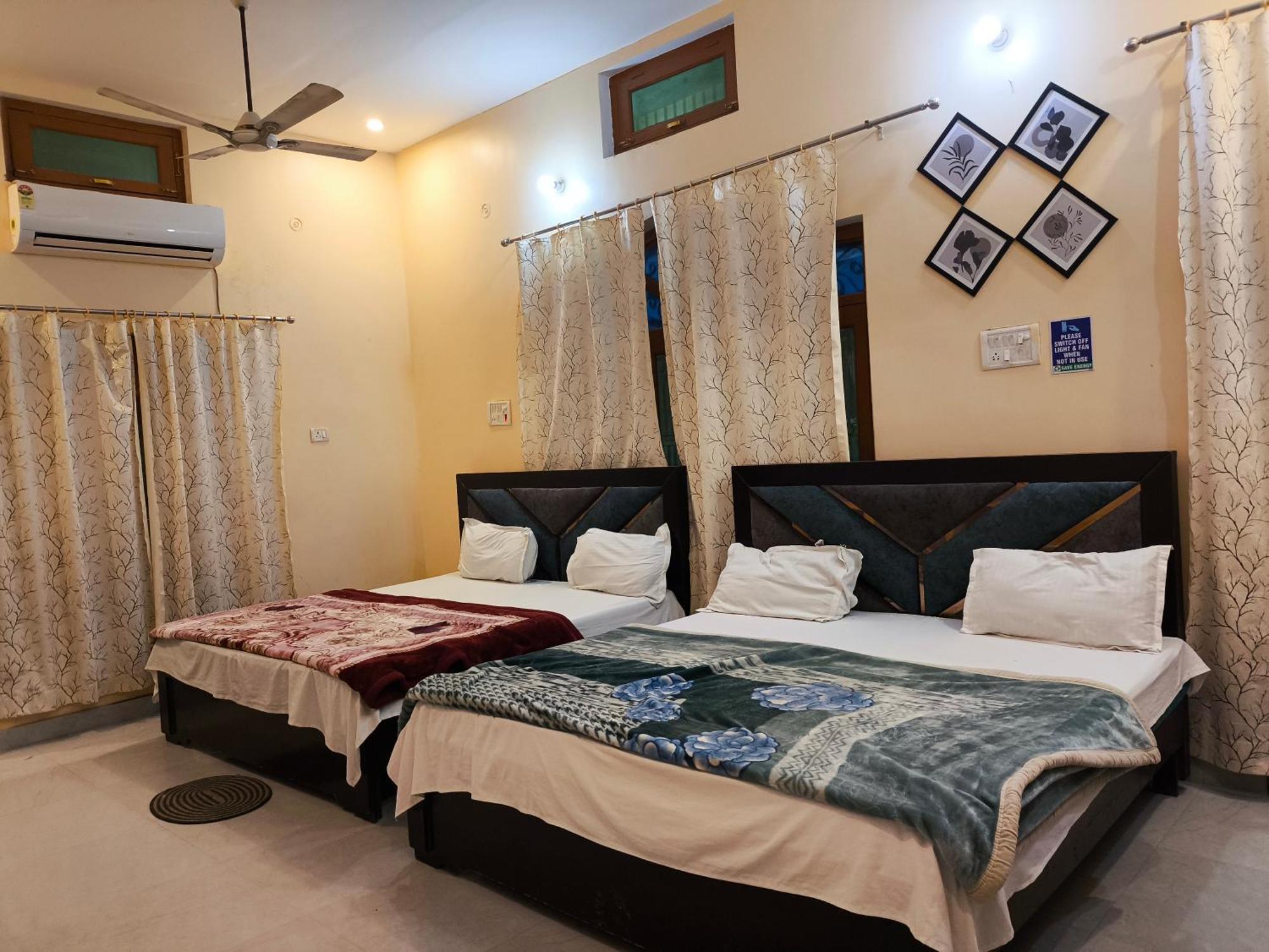 Homestay Om Palace Guest House Ayodhya Dhaam -Ac & Non Ac Rooms *