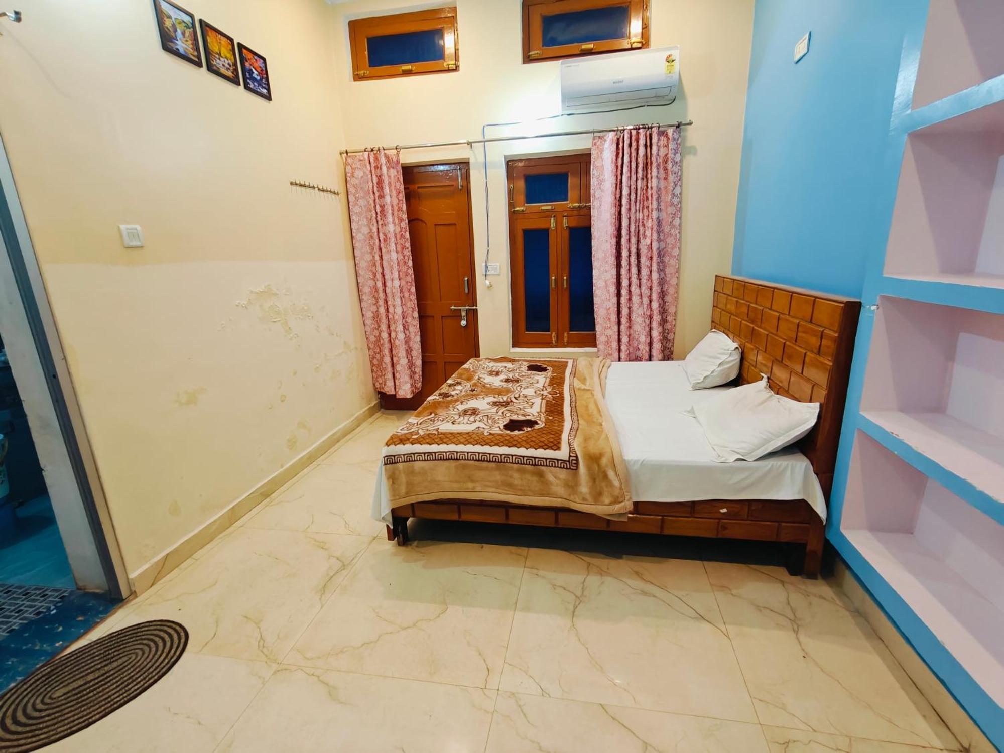 Om Palace Guest House Ayodhya Dhaam -Ac & Non Ac Rooms * Ayodhya