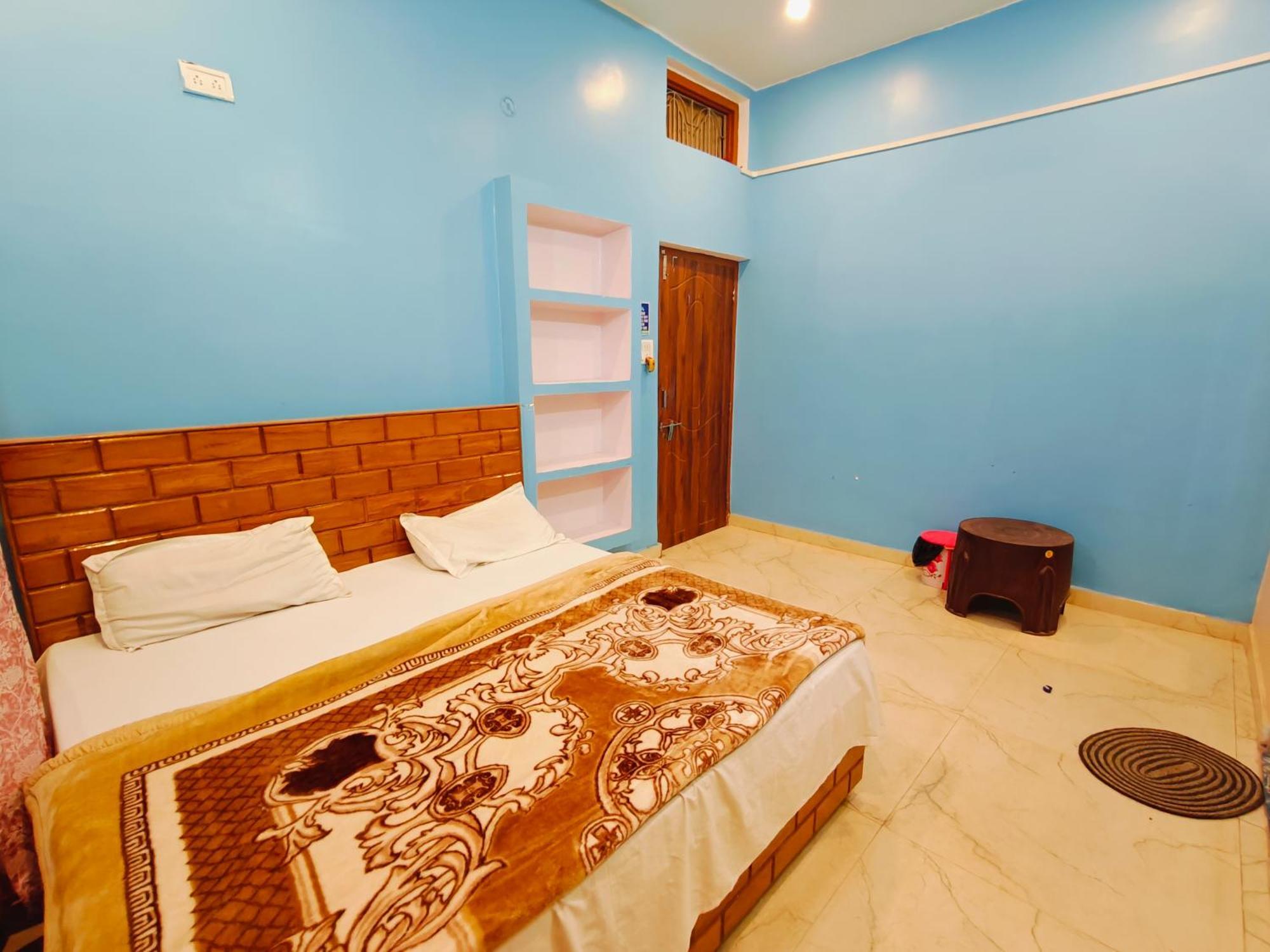 Om Palace Guest House Ayodhya Dhaam -Ac & Non Ac Rooms *