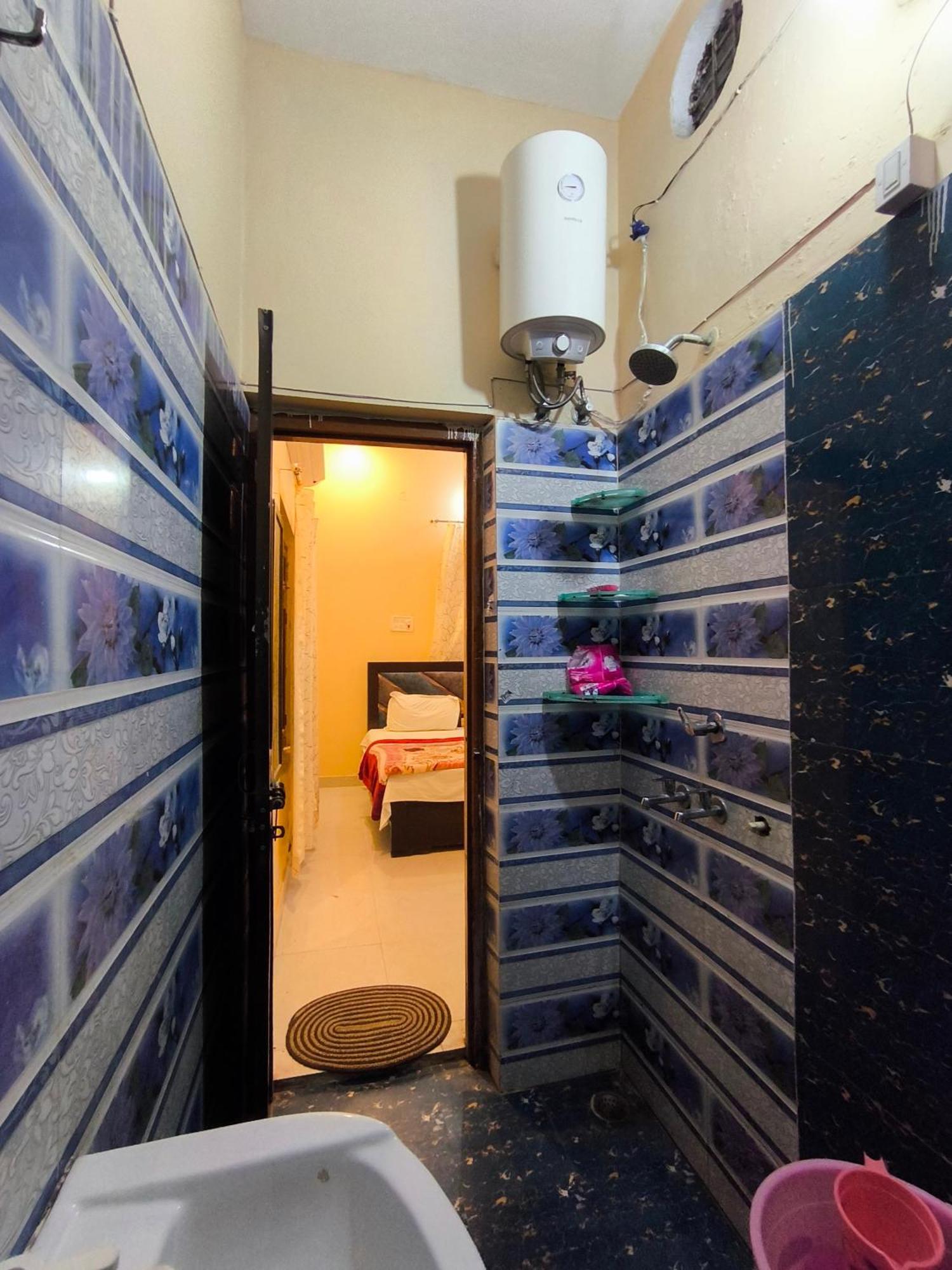 Om Palace Guest House Ayodhya Dhaam -Ac & Non Ac Rooms Homestay Ayodhya