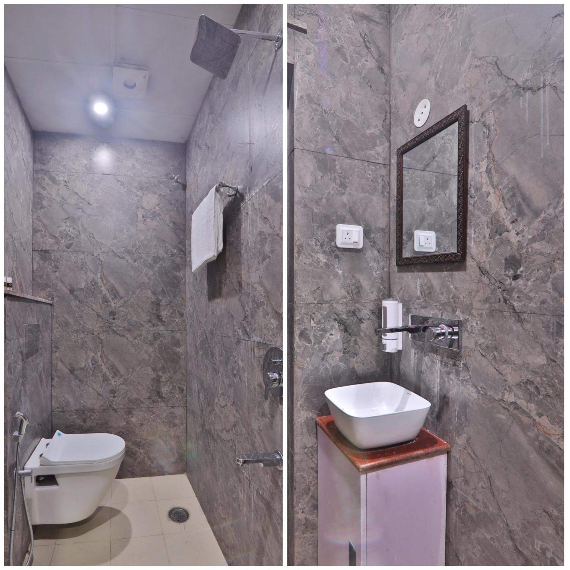 Premium Fully Air Conditioning Spacious & Luxury With Great Restaurant & Free Parking Facility- Free Wifi Free Pick Up From Station!!! Rated & Amazing Family Preferred In 3* Ayodhya