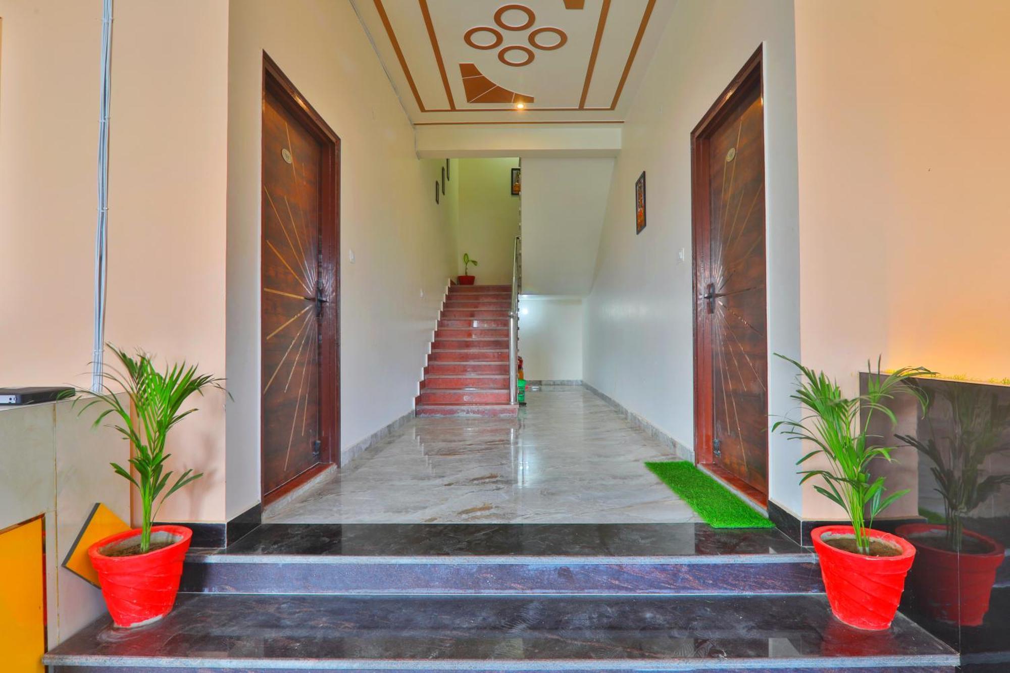 Premium Fully Air Conditioning Spacious & Luxury With Great Restaurant & Free Parking Facility- Free Wifi Free Pick Up From Station!!! Rated & Amazing Family Preferred In Hotel 3*