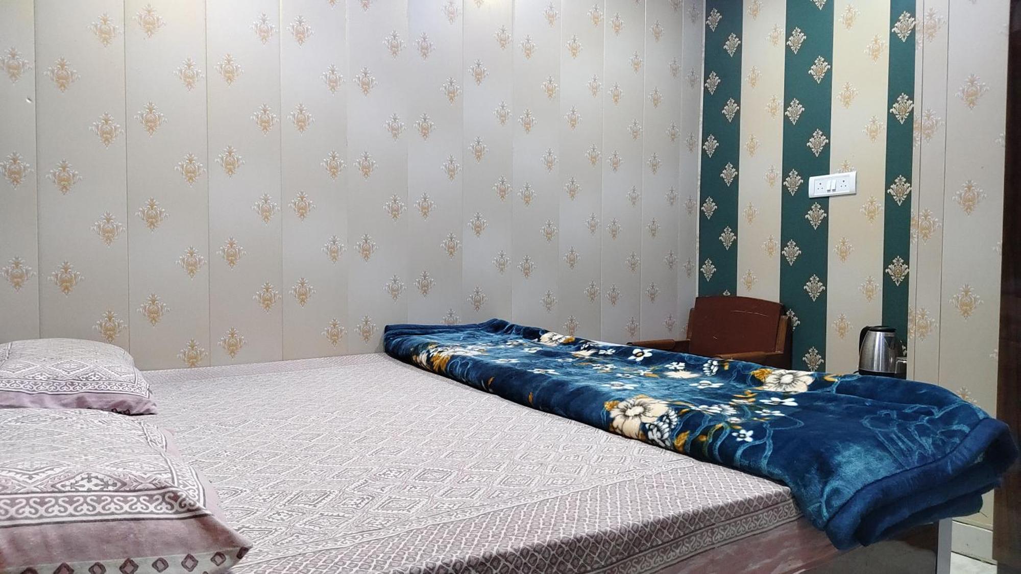 Homestay Raju 150 Meters From Shree Ram Janmbhoomi Temple 200 Meters From Dham Railway Station *