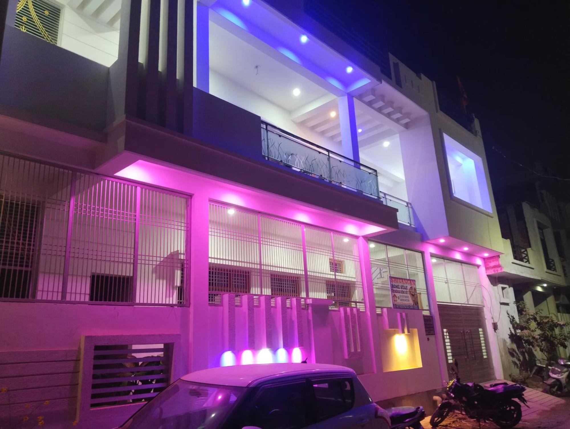 Shivangan Homestay *