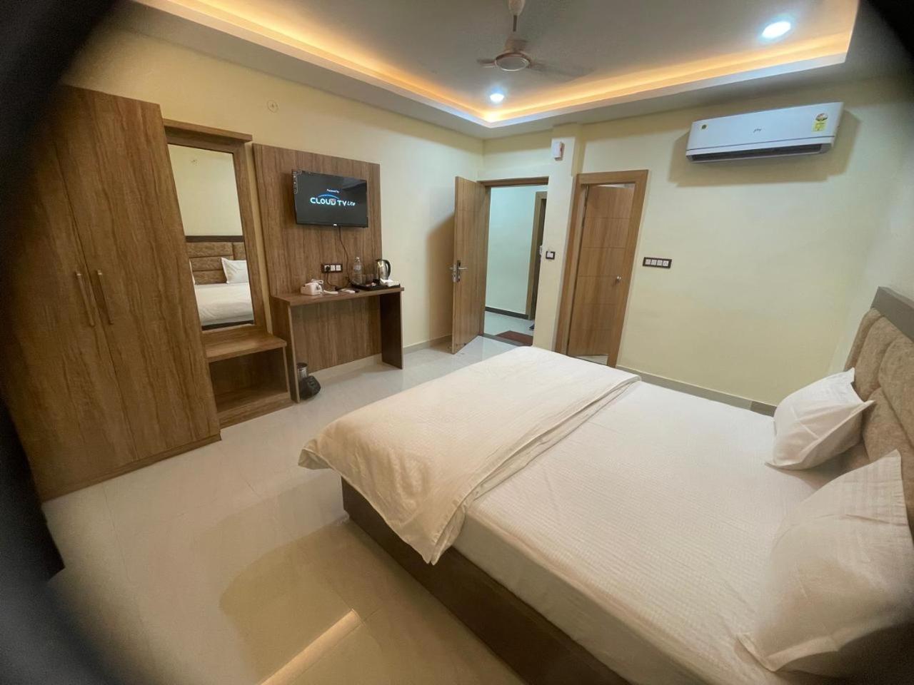 Hotel Maryada *