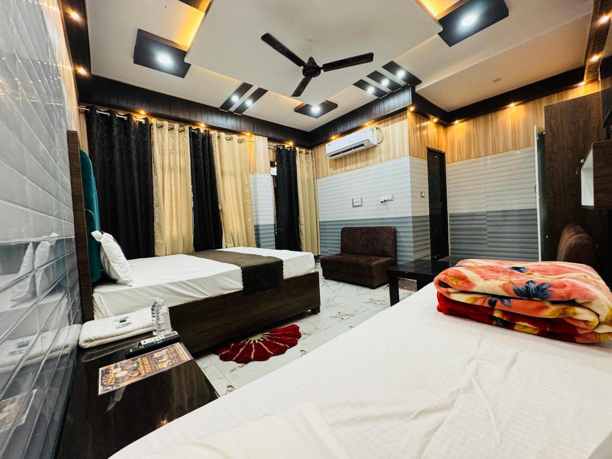 Samiksha Hotel